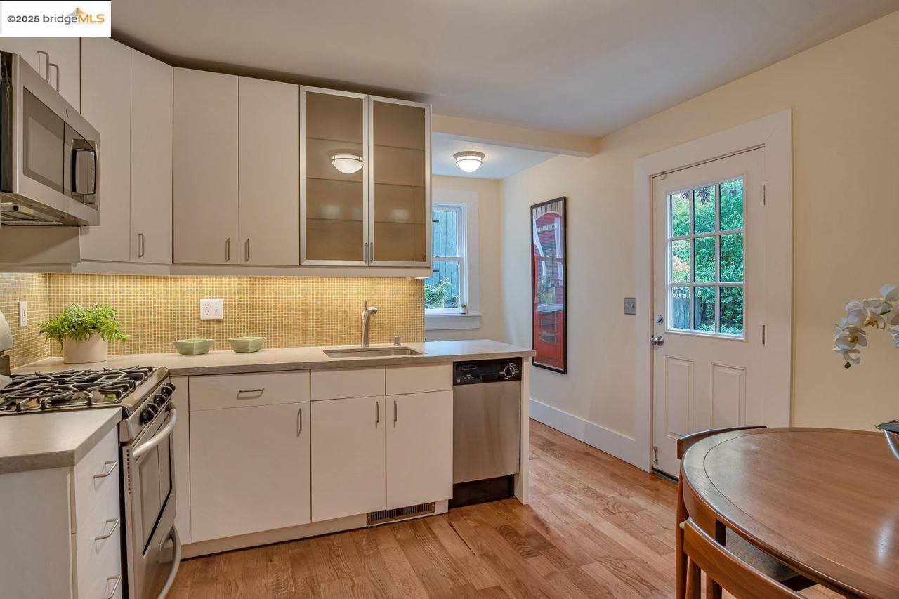 Photo #10: 41102011 Listing: Photo #10