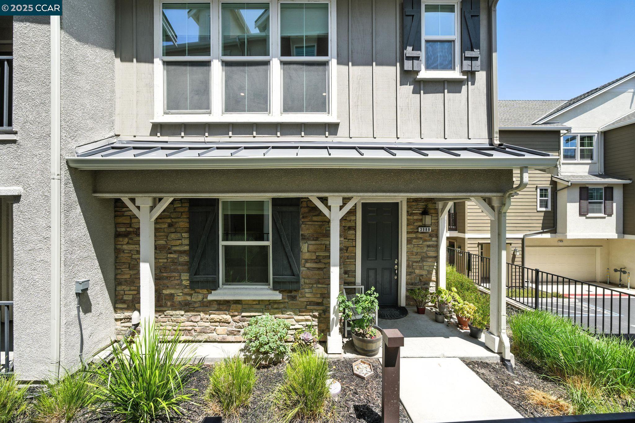 Photo #2: 41102012 Listing 