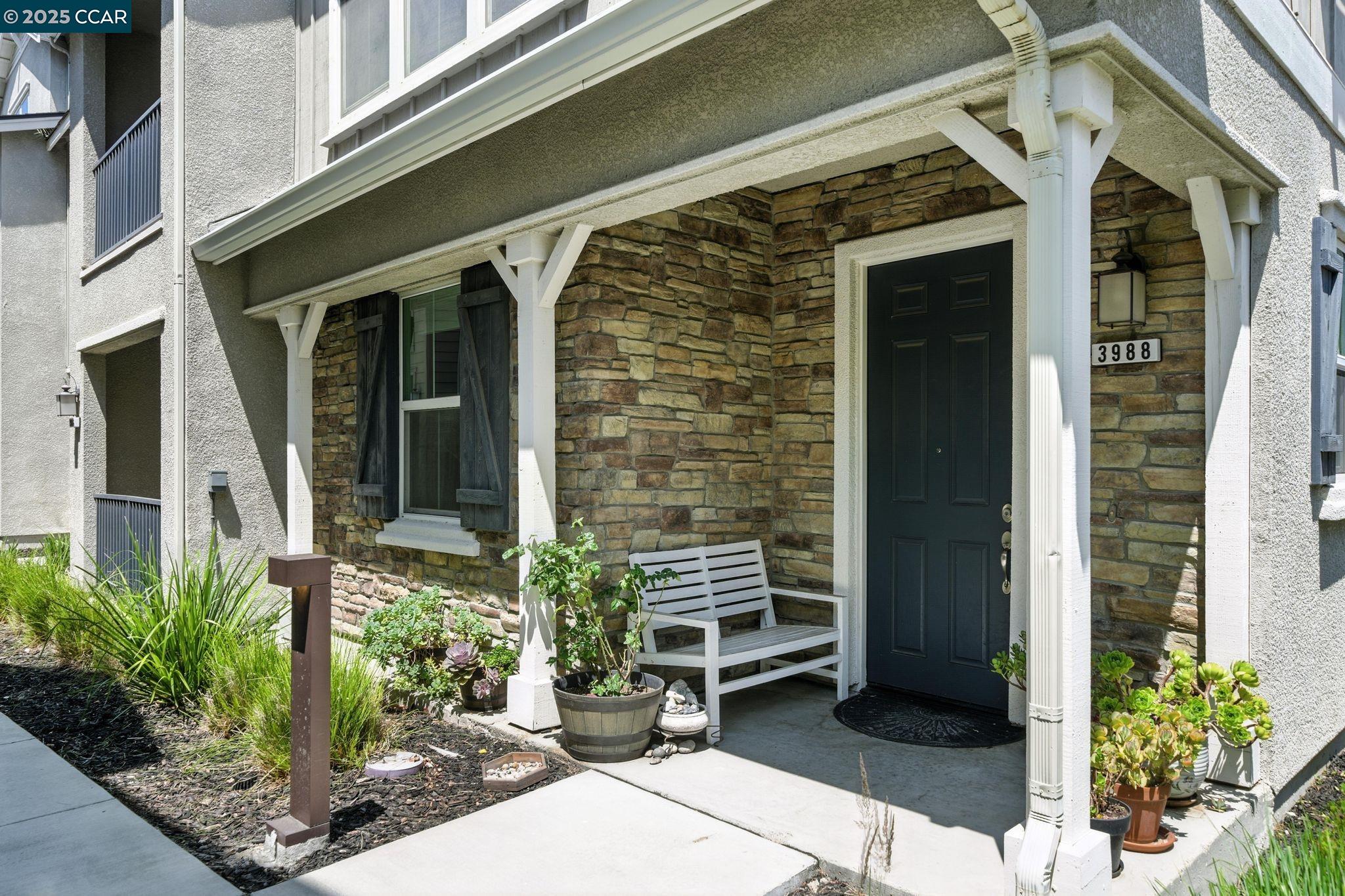 Photo #3: 41102012 Listing 