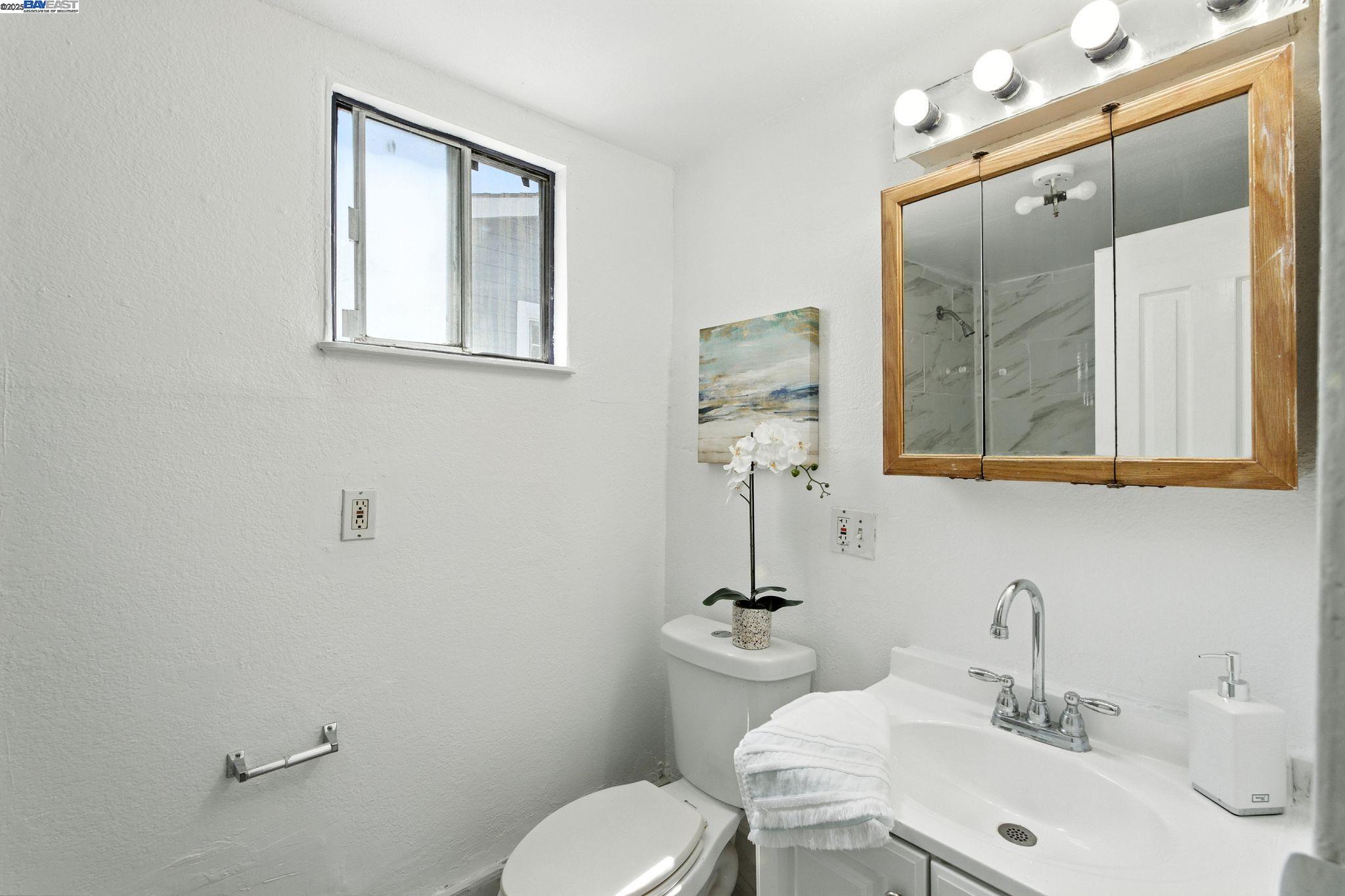 Detail Gallery Image 13 of 34 For 840 Oak St, Alameda,  CA 94501 - – Beds | – Baths