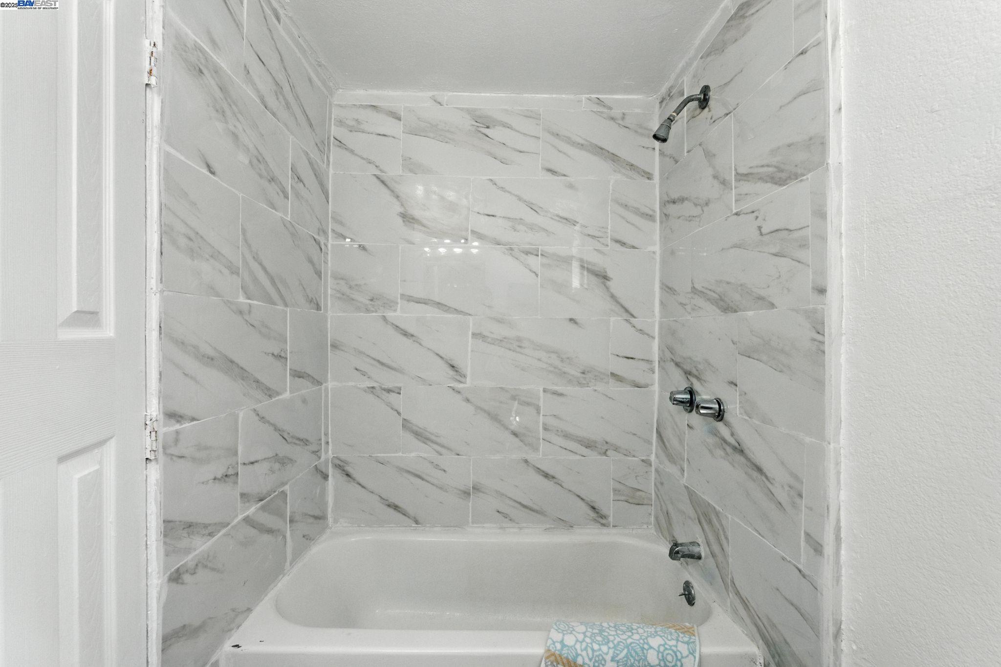 Detail Gallery Image 14 of 34 For 840 Oak St, Alameda,  CA 94501 - – Beds | – Baths