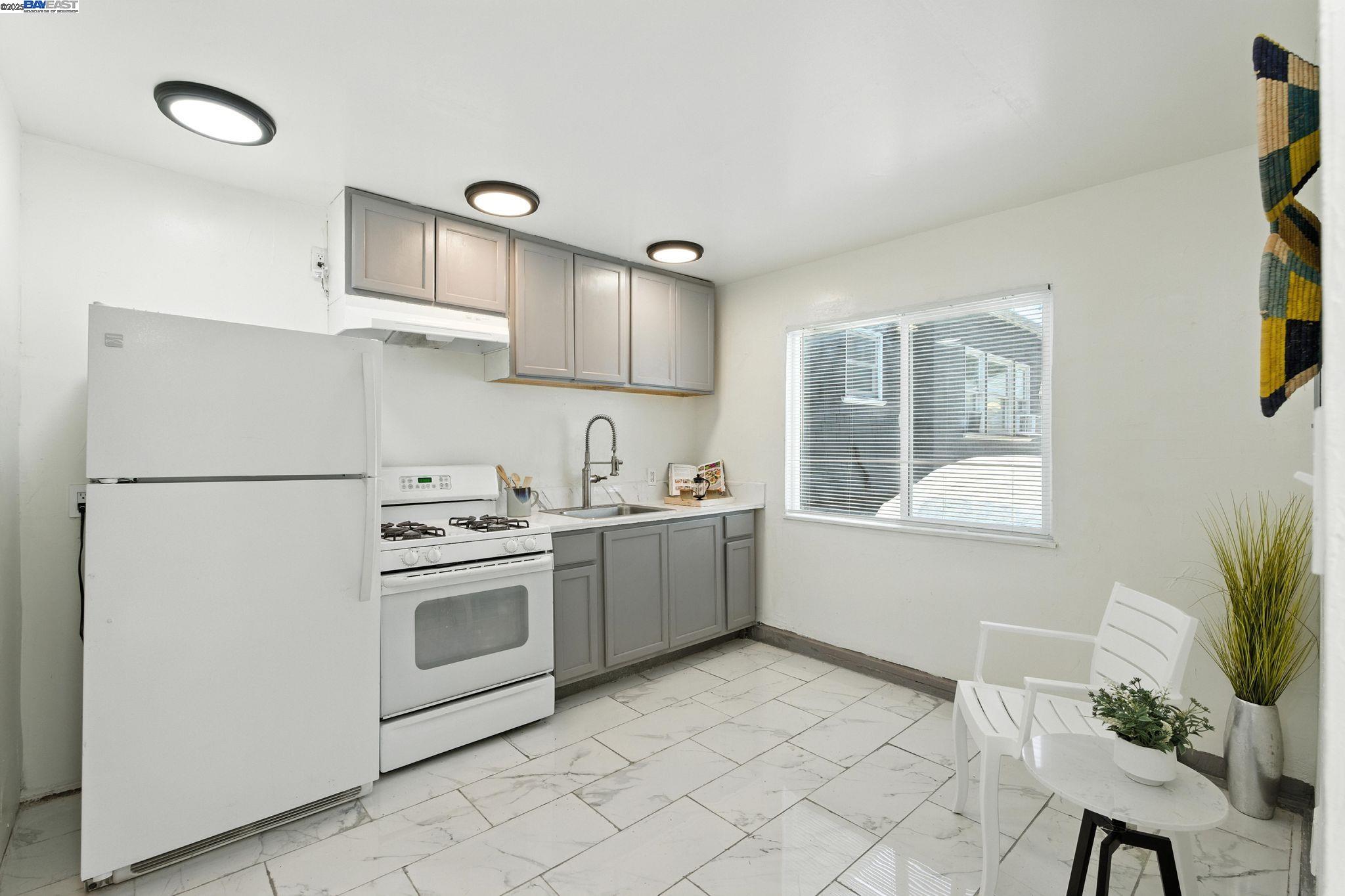 Detail Gallery Image 23 of 34 For 840 Oak St, Alameda,  CA 94501 - – Beds | – Baths