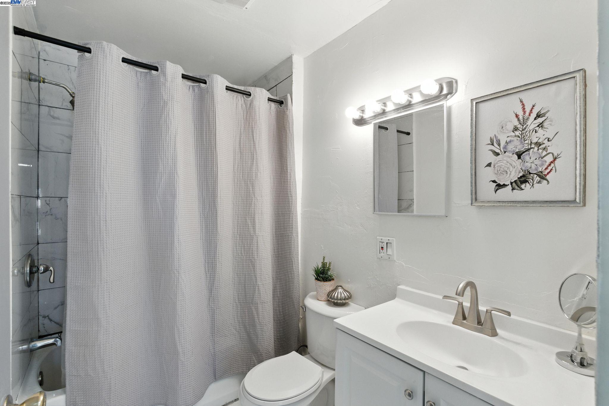 Detail Gallery Image 26 of 34 For 840 Oak St, Alameda,  CA 94501 - – Beds | – Baths