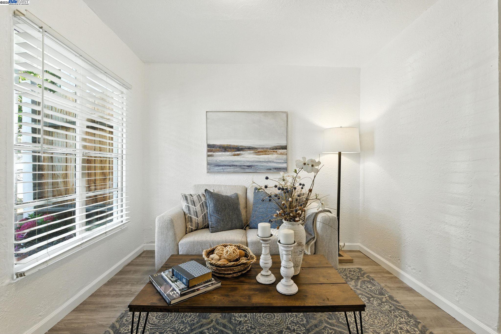 Detail Gallery Image 7 of 34 For 840 Oak St, Alameda,  CA 94501 - – Beds | – Baths