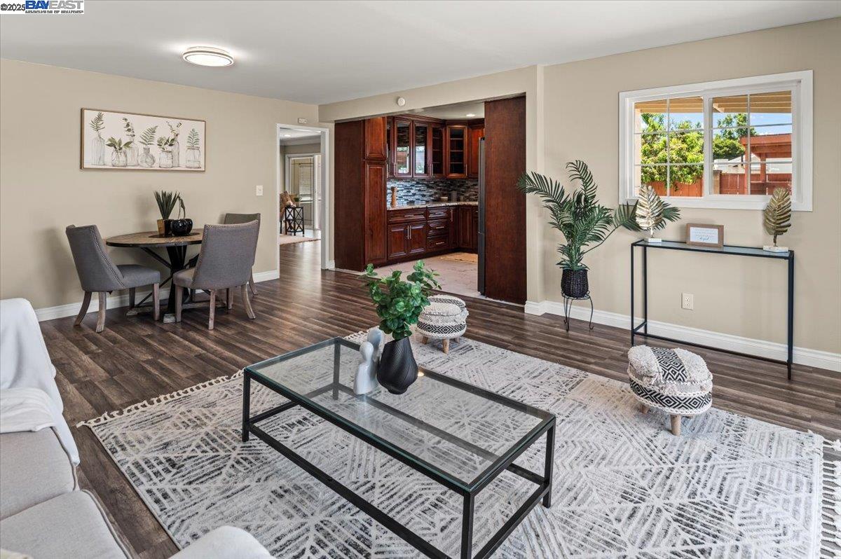Detail Gallery Image 11 of 41 For 28399 Cubberley Ct, Hayward,  CA 94545 - 4 Beds | 2 Baths