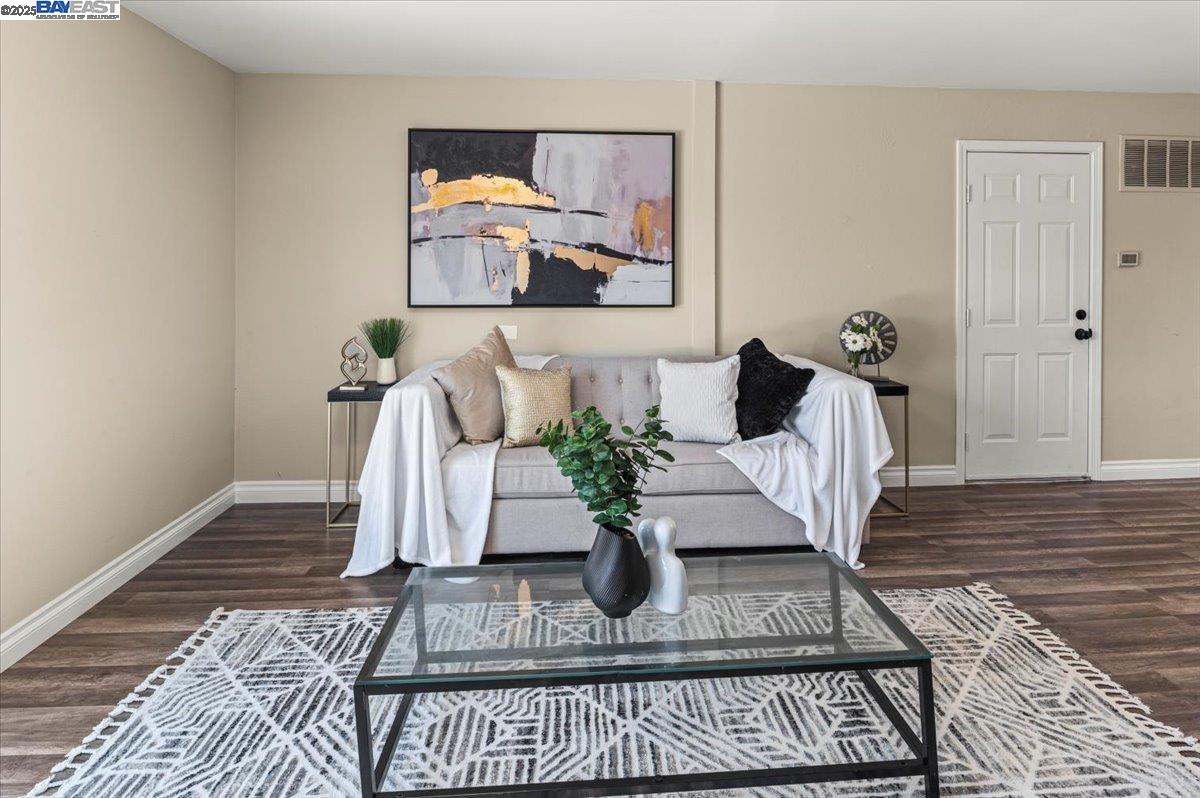Detail Gallery Image 12 of 41 For 28399 Cubberley Ct, Hayward,  CA 94545 - 4 Beds | 2 Baths