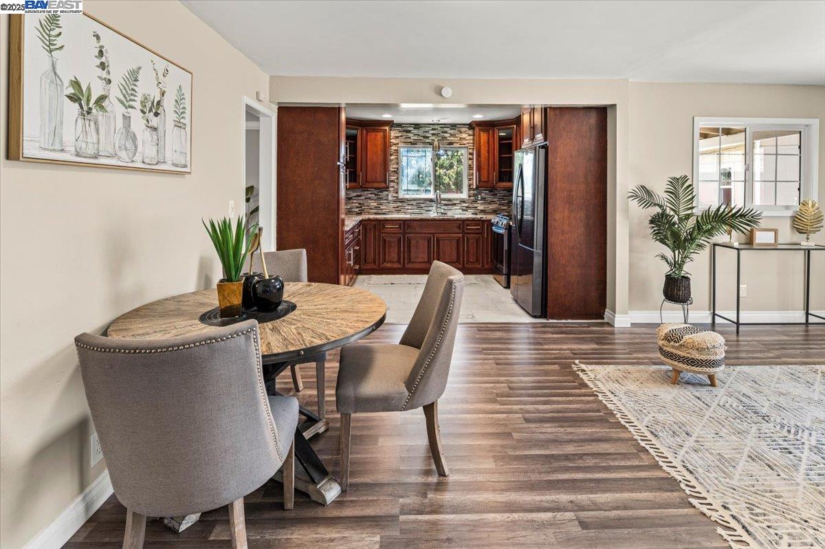 Detail Gallery Image 13 of 41 For 28399 Cubberley Ct, Hayward,  CA 94545 - 4 Beds | 2 Baths