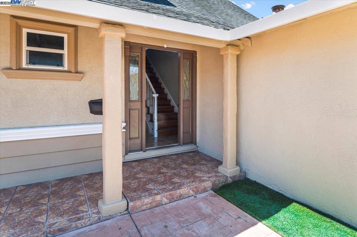 Detail Gallery Image 5 of 41 For 28399 Cubberley Ct, Hayward,  CA 94545 - 4 Beds | 2 Baths