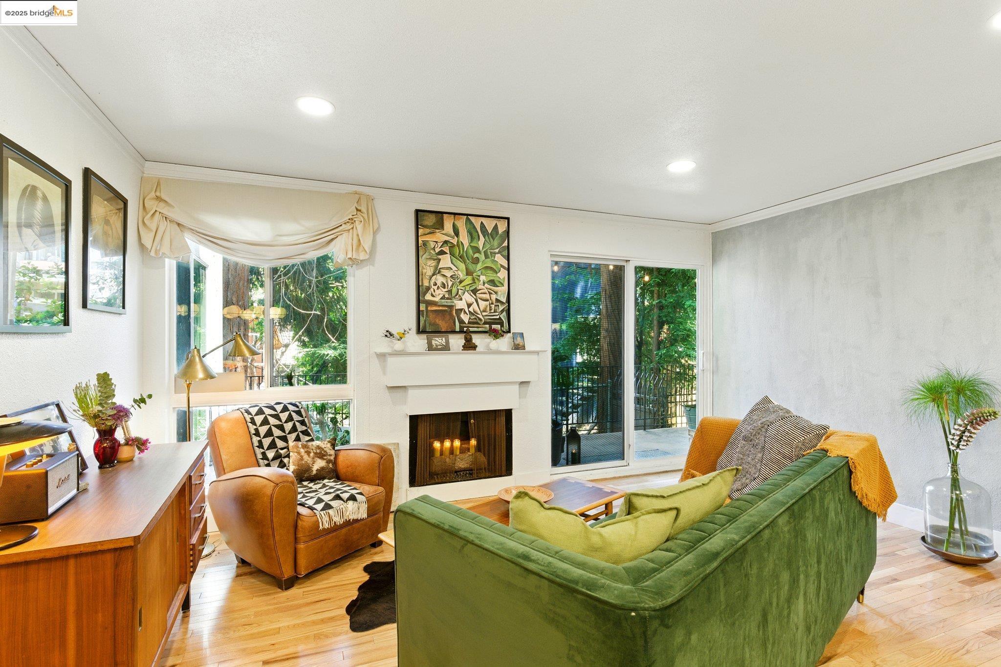 Photo #2: 41102018 Listing 