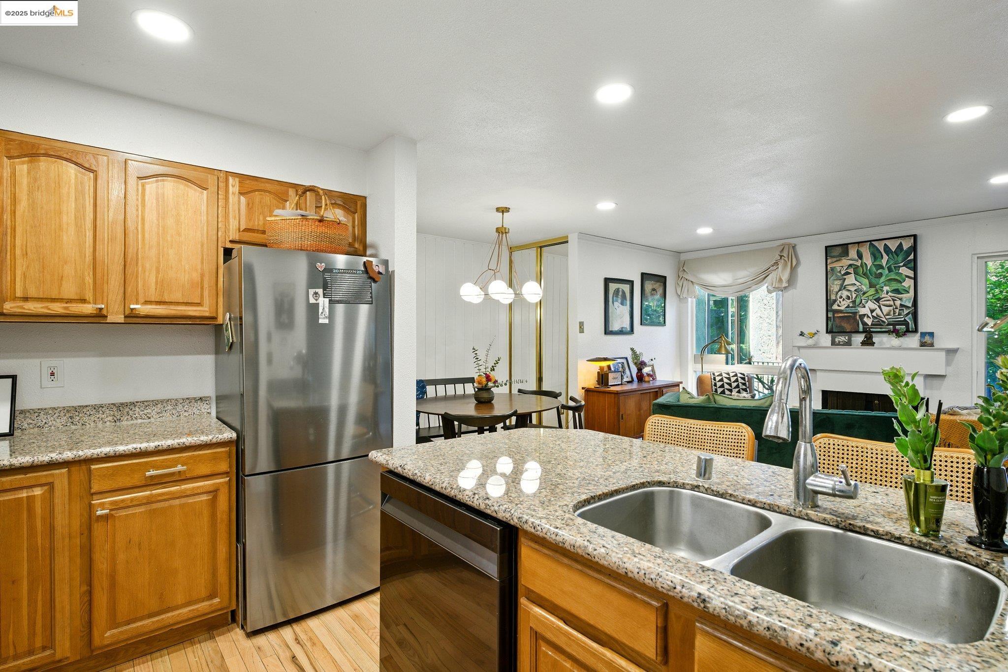 Detail Gallery Image 12 of 48 For 199 Montecito Ave #105,  Oakland,  CA 94610 - 2 Beds | 1 Baths