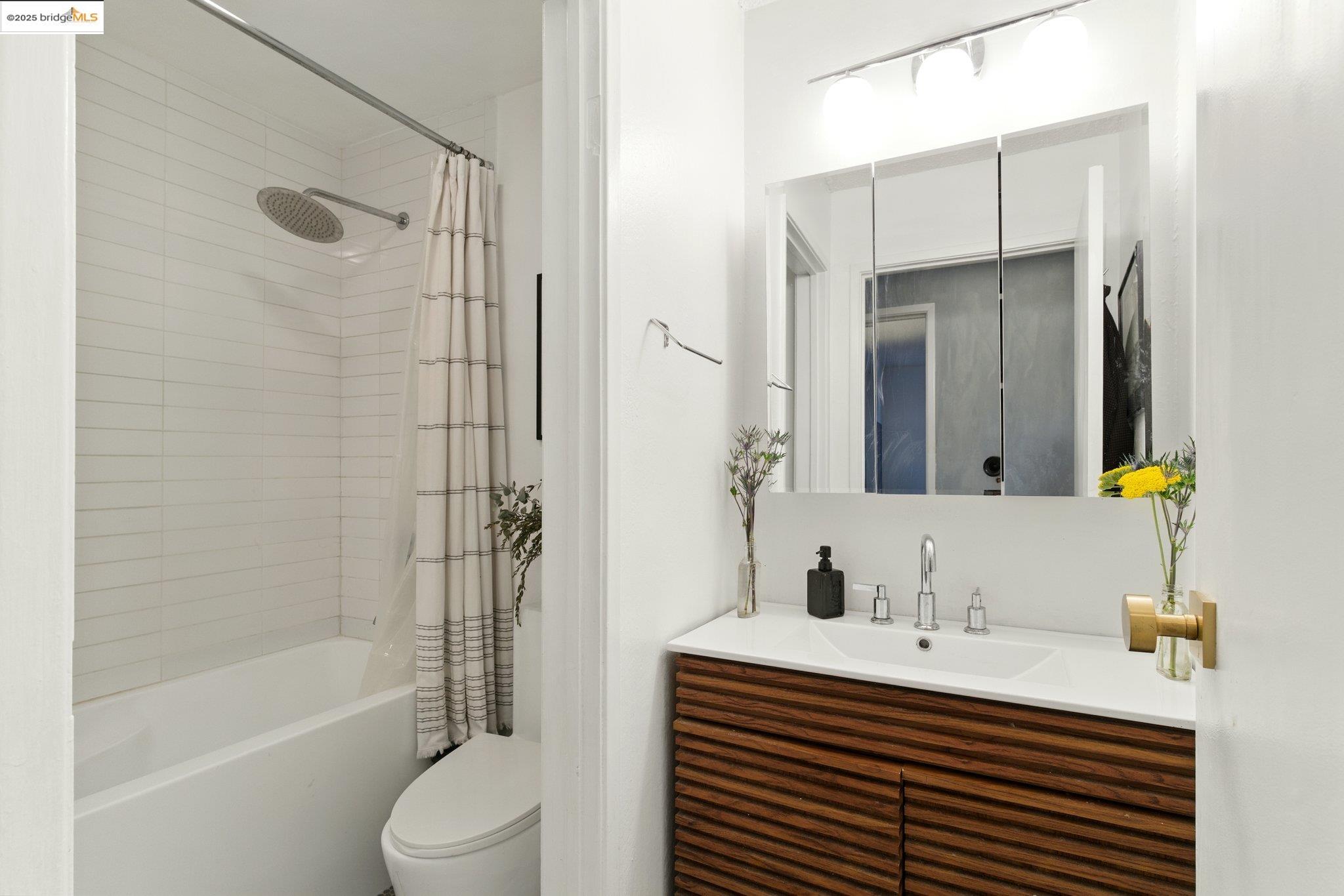 Detail Gallery Image 18 of 48 For 199 Montecito Ave #105,  Oakland,  CA 94610 - 2 Beds | 1 Baths