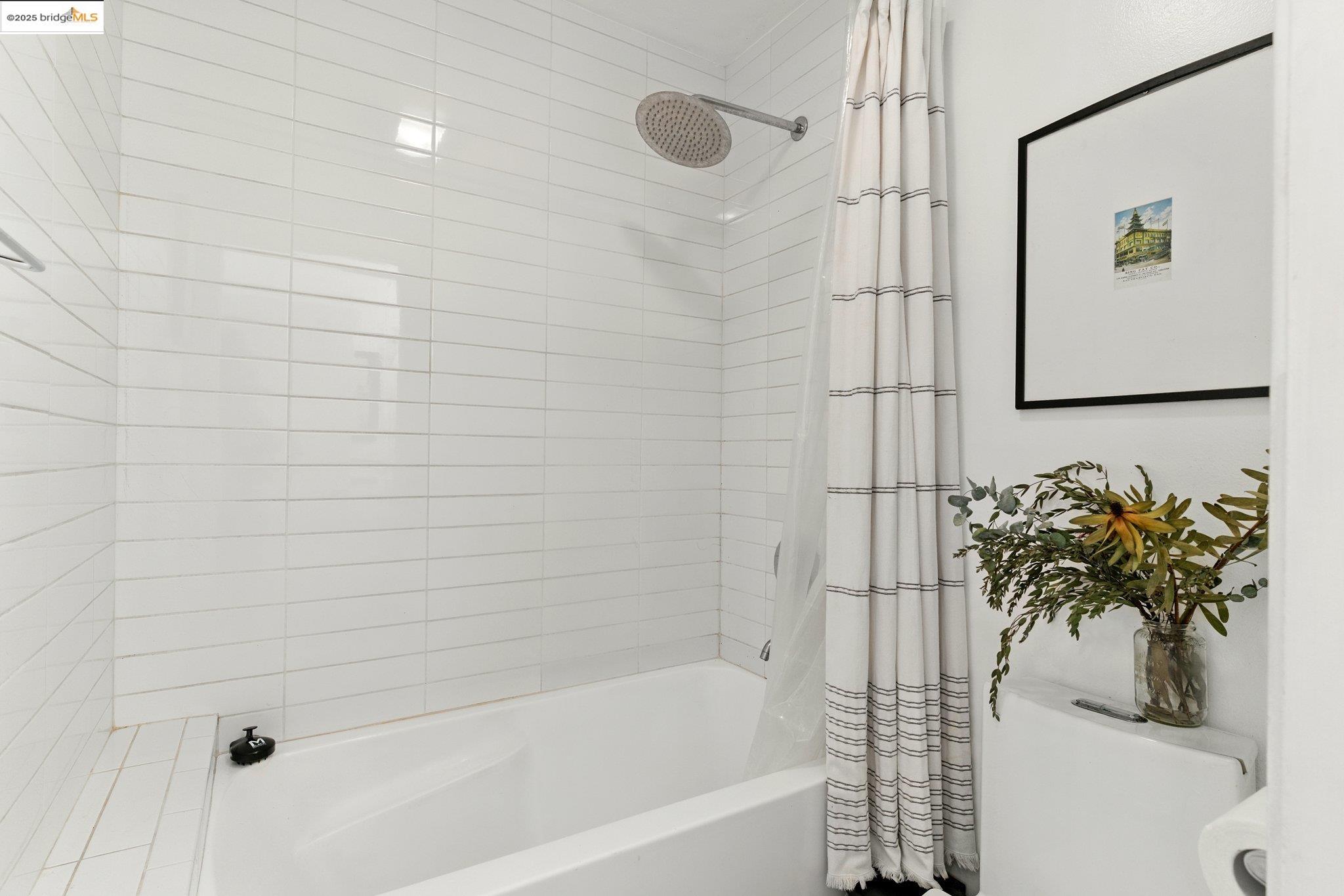 Detail Gallery Image 19 of 48 For 199 Montecito Ave #105,  Oakland,  CA 94610 - 2 Beds | 1 Baths
