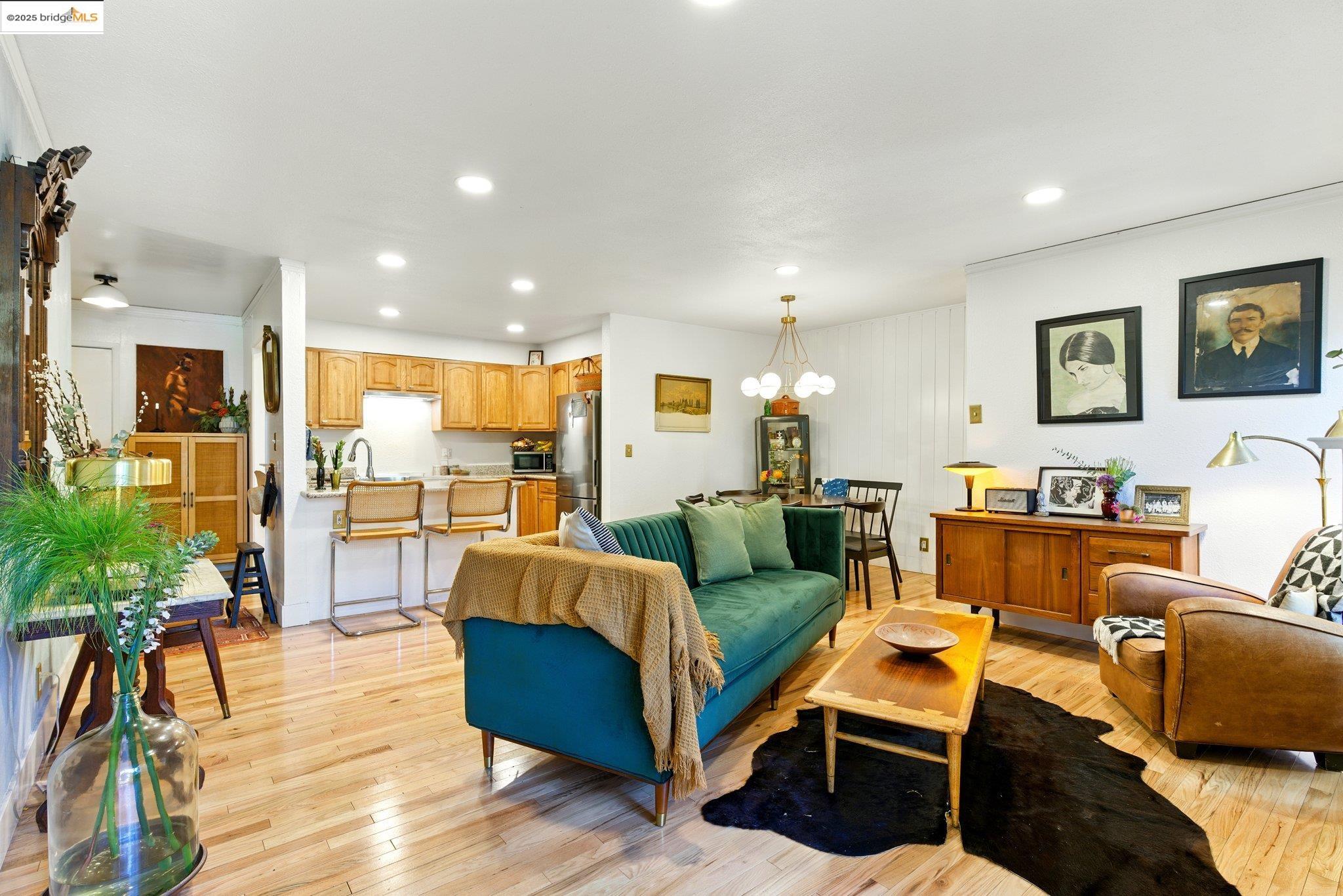 Photo #5: 41102018 Listing 