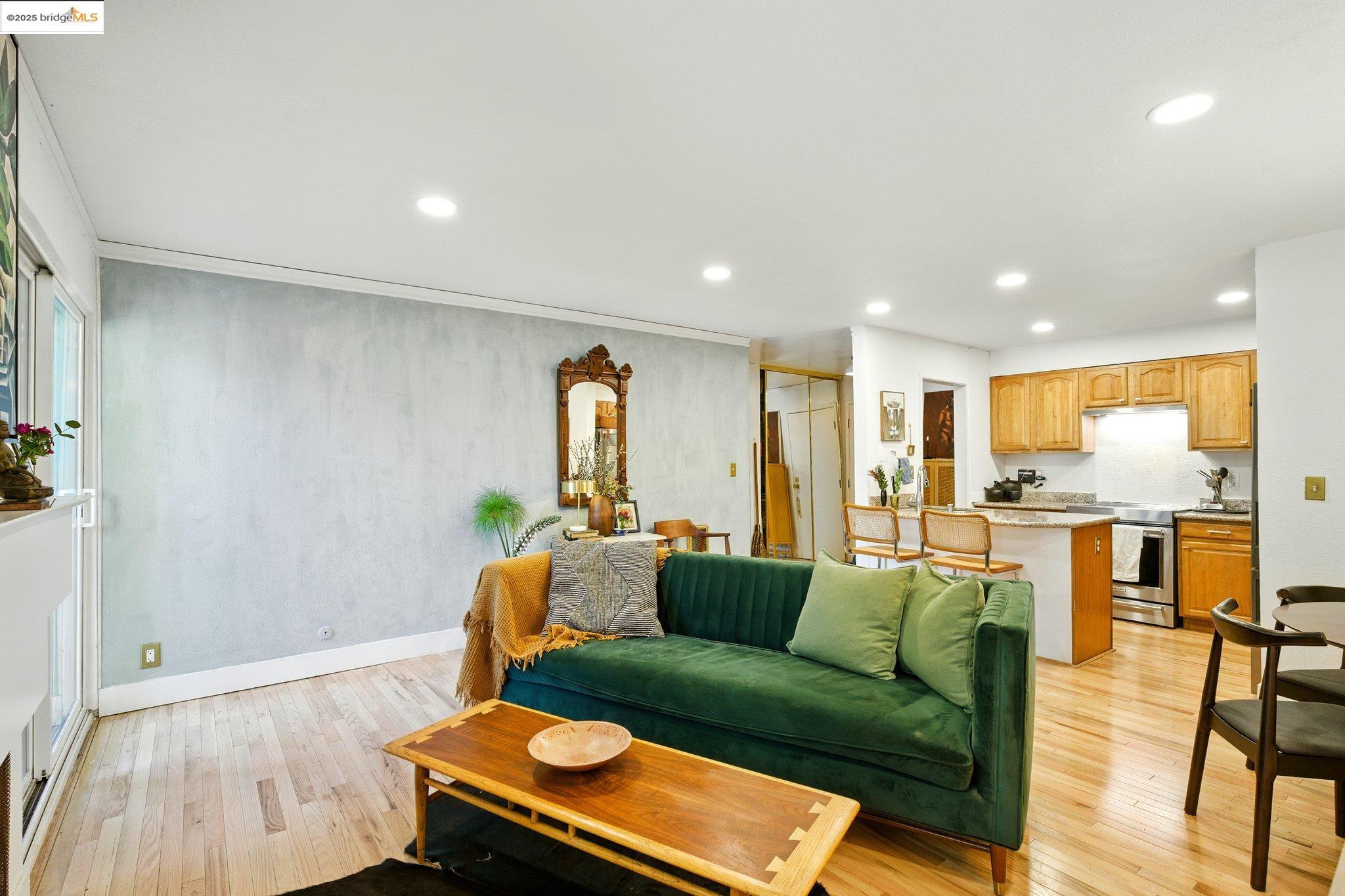 Detail Gallery Image 46 of 48 For 199 Montecito Ave #105,  Oakland,  CA 94610 - 2 Beds | 1 Baths