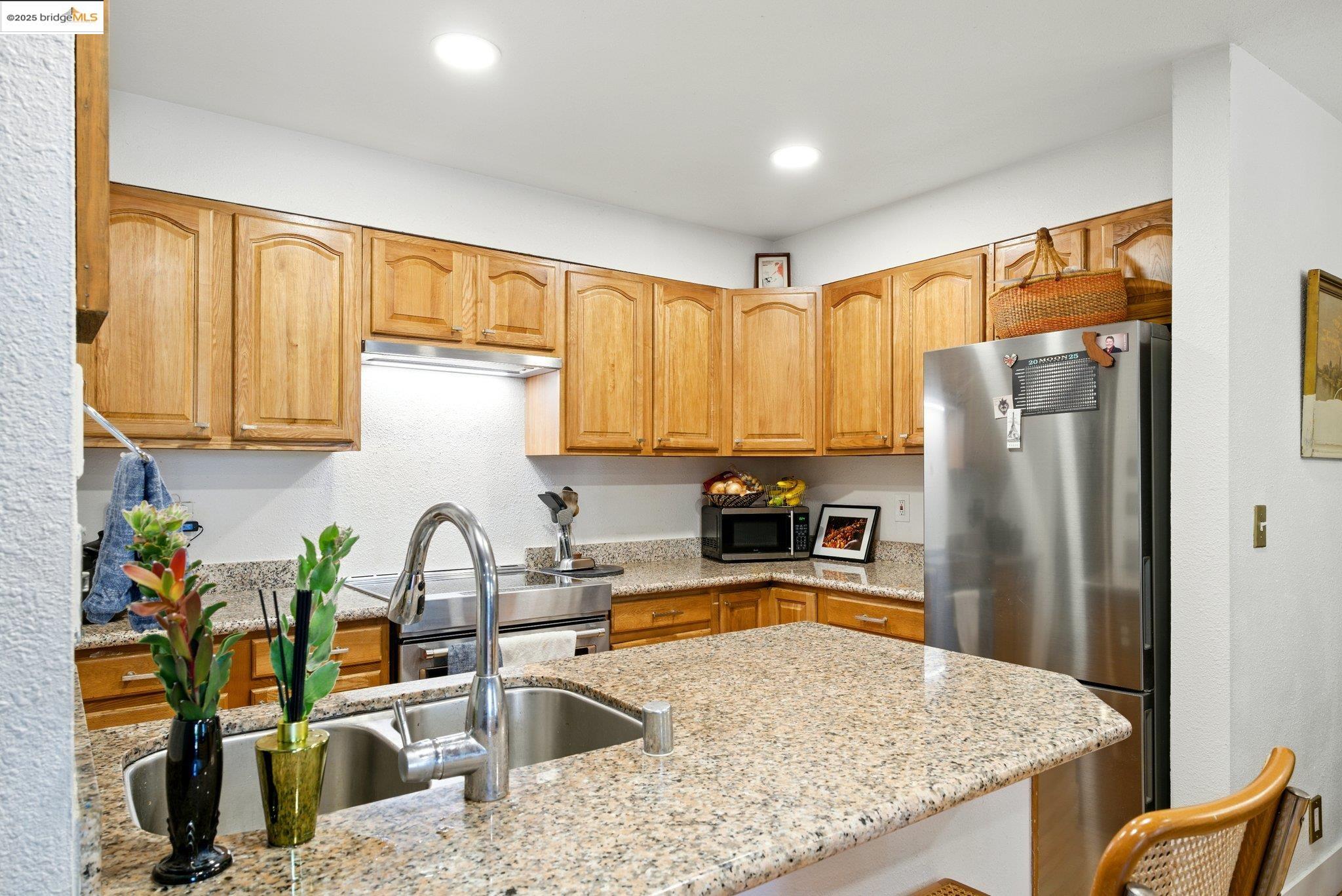 Detail Gallery Image 9 of 48 For 199 Montecito Ave #105,  Oakland,  CA 94610 - 2 Beds | 1 Baths