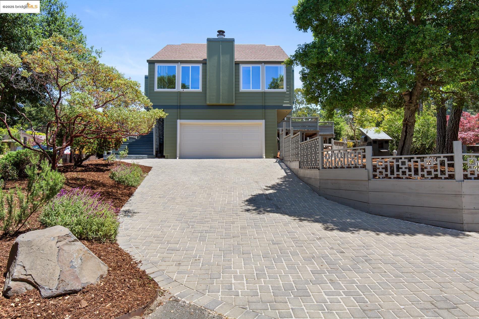Detail Gallery Image 1 of 1 For 6025 Chelton Dr, Oakland,  CA 94611 - 4 Beds | 3 Baths
