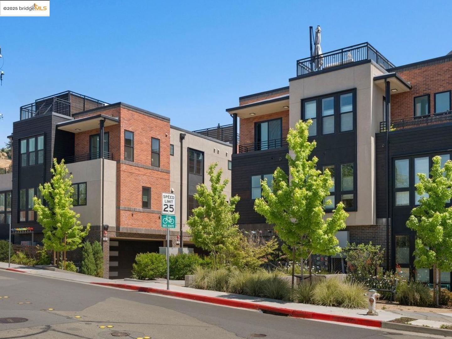 Detail Gallery Image 2 of 30 For 924 Brown Ave, Lafayette,  CA 94549 - 2 Beds | 2/1 Baths
