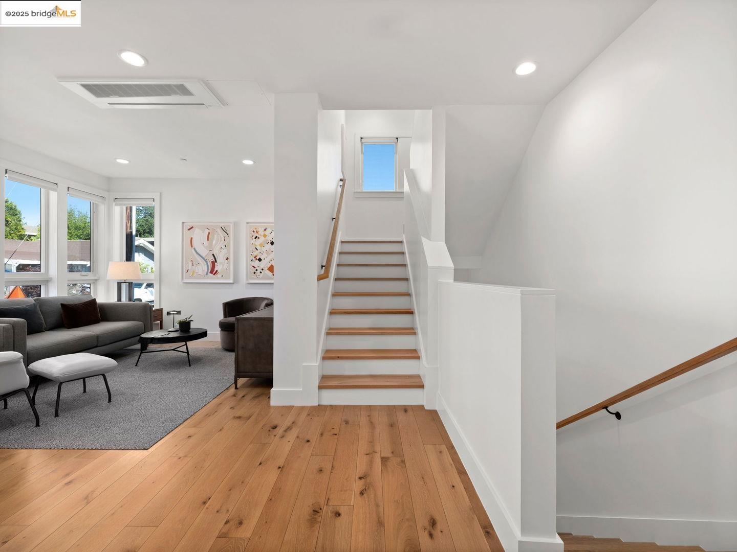 Detail Gallery Image 13 of 30 For 924 Brown Ave, Lafayette,  CA 94549 - 2 Beds | 2/1 Baths