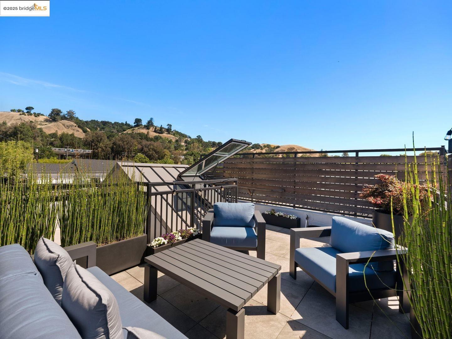 Detail Gallery Image 14 of 30 For 924 Brown Ave, Lafayette,  CA 94549 - 2 Beds | 2/1 Baths