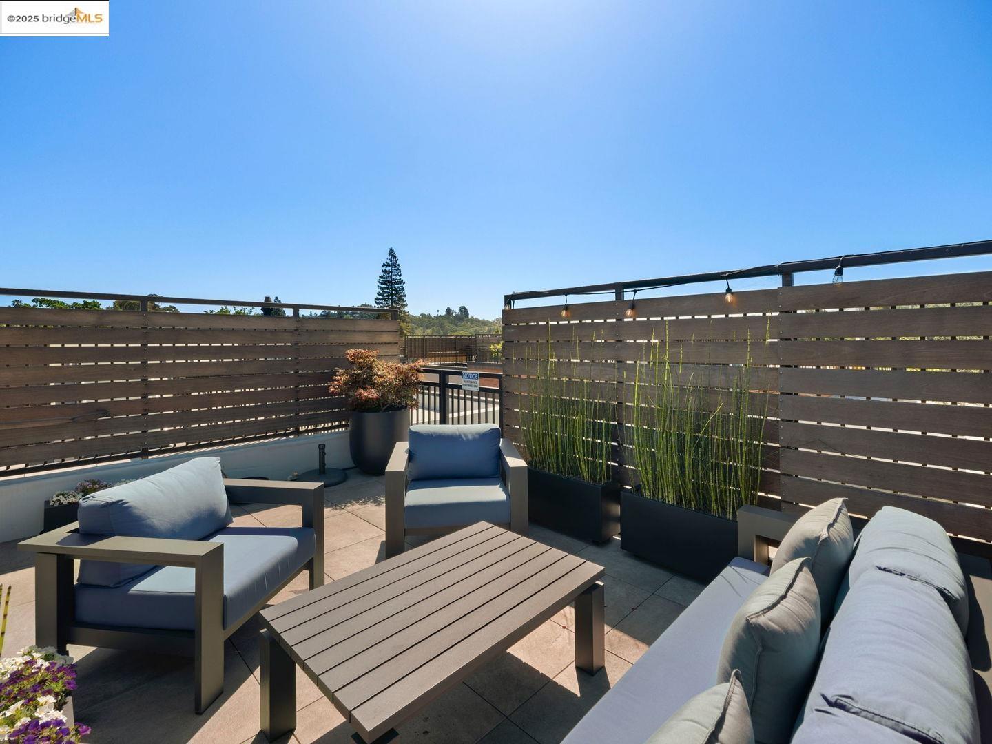 Detail Gallery Image 15 of 30 For 924 Brown Ave, Lafayette,  CA 94549 - 2 Beds | 2/1 Baths