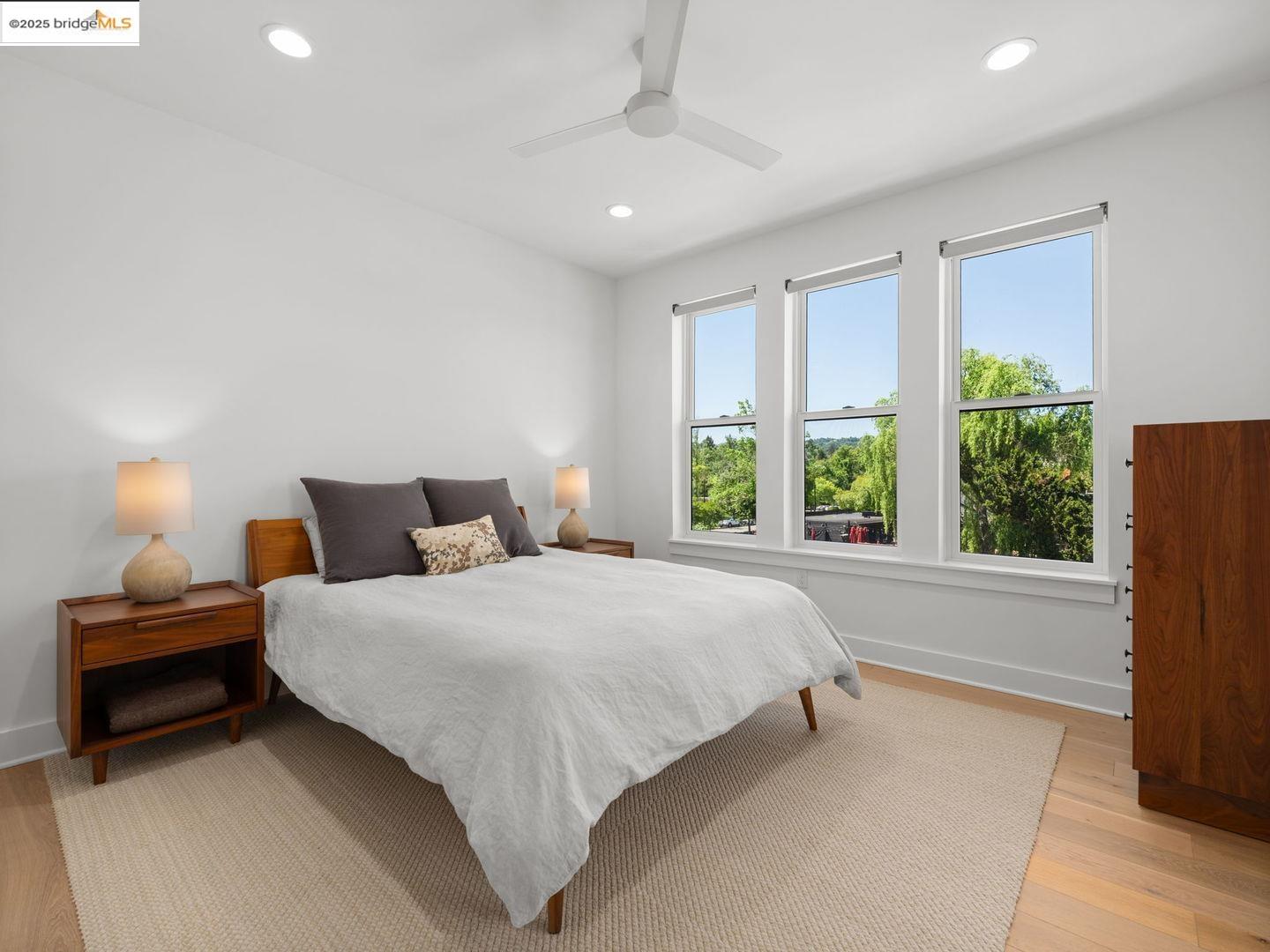 Detail Gallery Image 17 of 30 For 924 Brown Ave, Lafayette,  CA 94549 - 2 Beds | 2/1 Baths