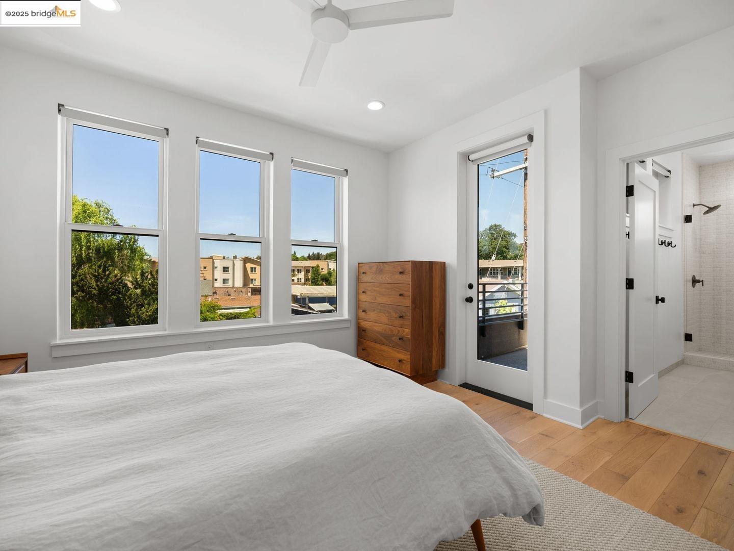 Detail Gallery Image 18 of 30 For 924 Brown Ave, Lafayette,  CA 94549 - 2 Beds | 2/1 Baths