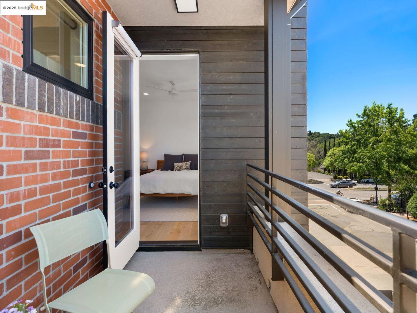 Detail Gallery Image 19 of 30 For 924 Brown Ave, Lafayette,  CA 94549 - 2 Beds | 2/1 Baths