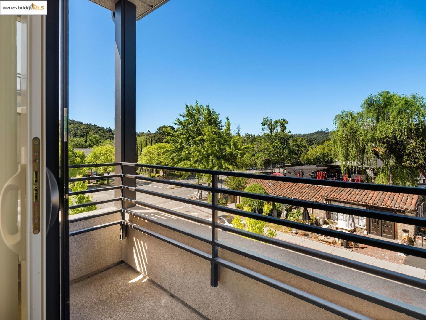Detail Gallery Image 24 of 30 For 924 Brown Ave, Lafayette,  CA 94549 - 2 Beds | 2/1 Baths