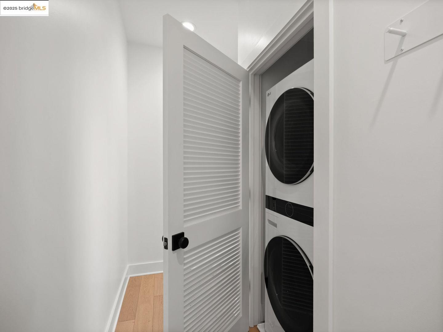 Detail Gallery Image 28 of 30 For 924 Brown Ave, Lafayette,  CA 94549 - 2 Beds | 2/1 Baths