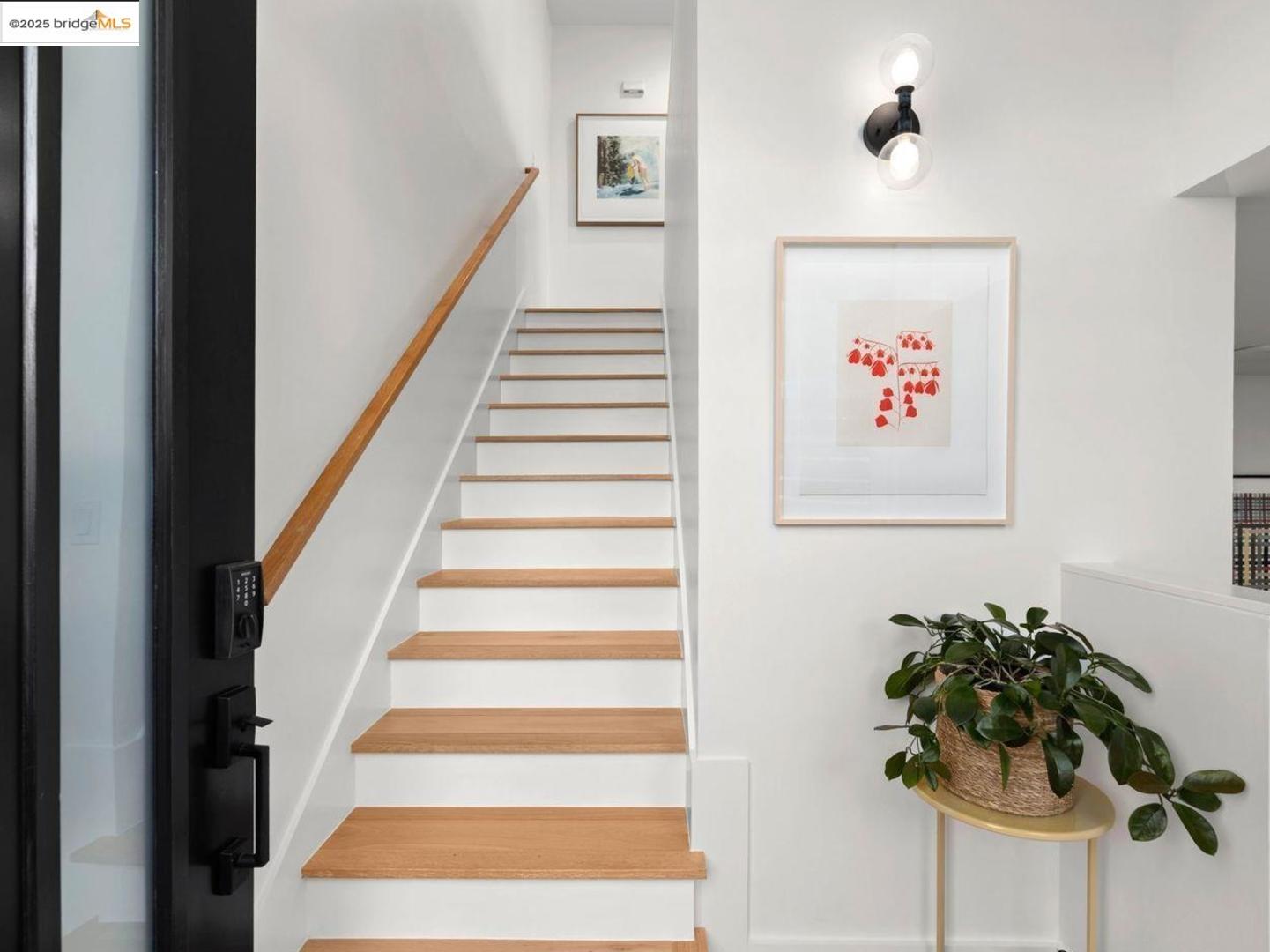 Detail Gallery Image 4 of 30 For 924 Brown Ave, Lafayette,  CA 94549 - 2 Beds | 2/1 Baths