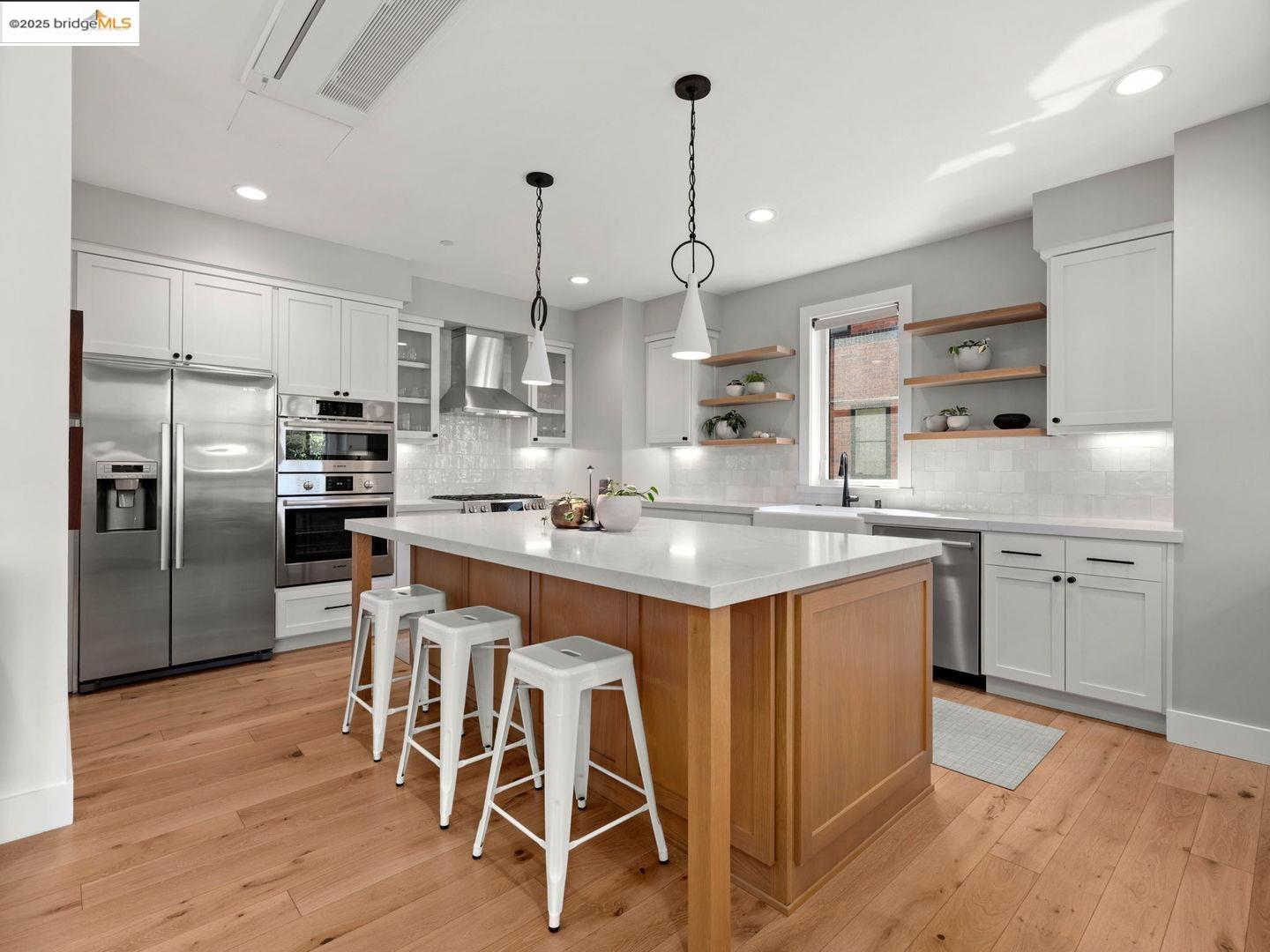 Detail Gallery Image 8 of 30 For 924 Brown Ave, Lafayette,  CA 94549 - 2 Beds | 2/1 Baths