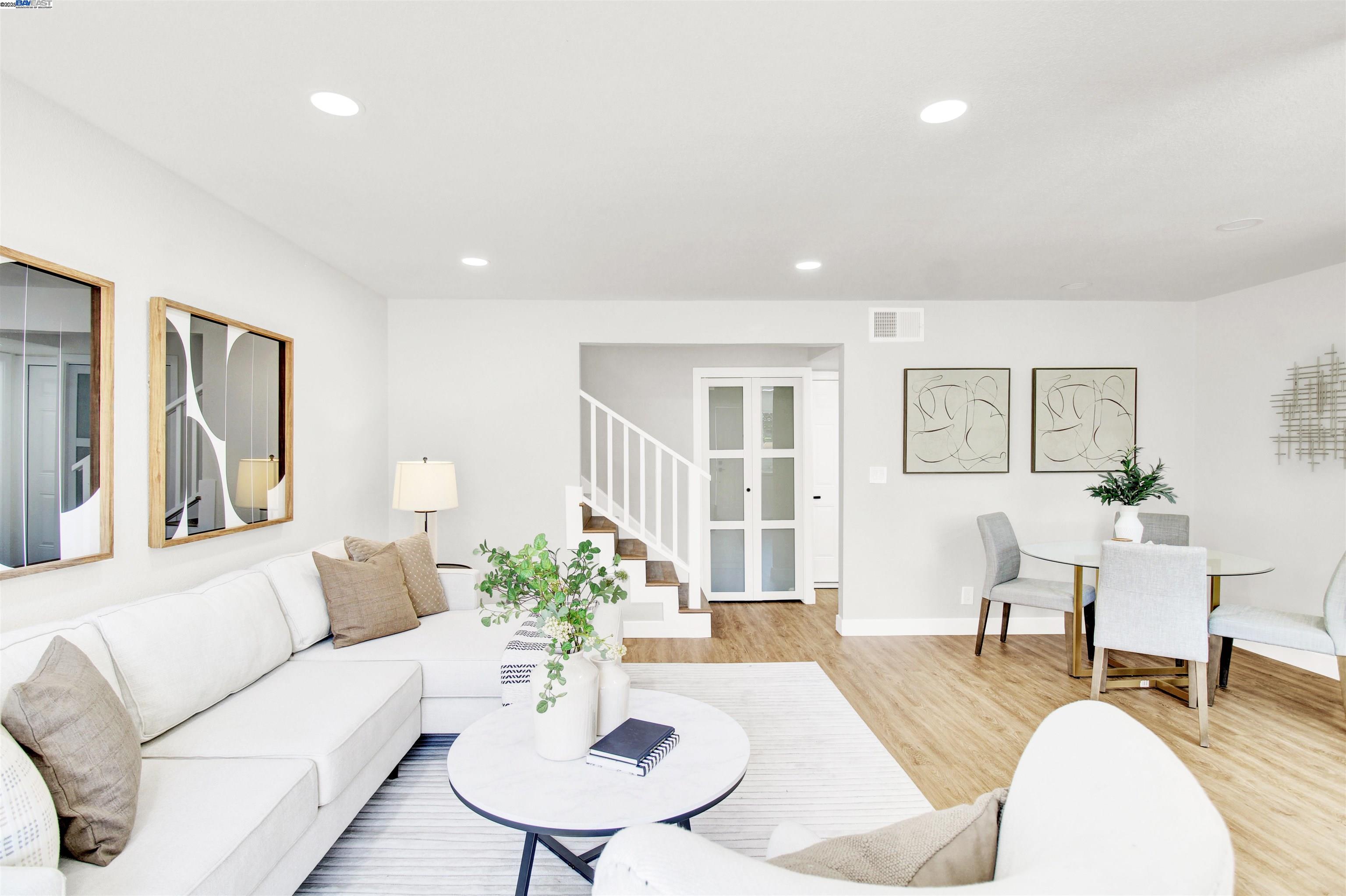 Photo #5: 41102039 Listing 