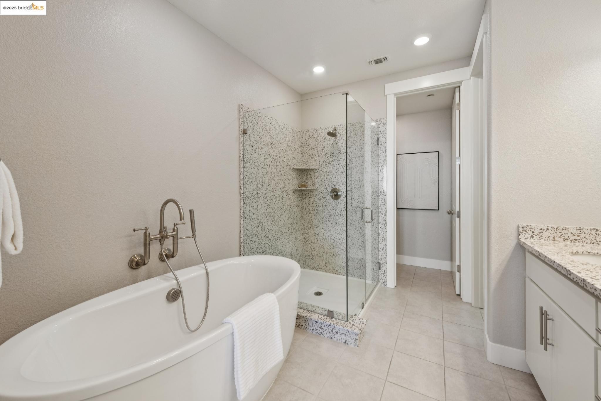 Photo #38: 41102046 Listing: Photo #38