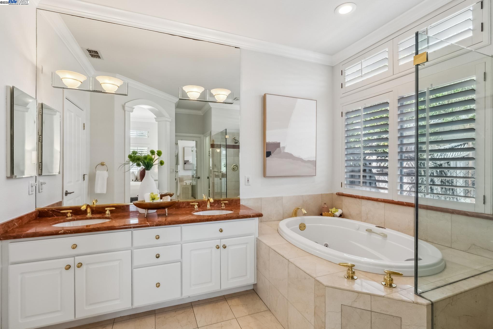 Detail Gallery Image 27 of 60 For 3879 Blackstone Ct, Castro Valley,  CA 94542 - 6 Beds | 4/1 Baths