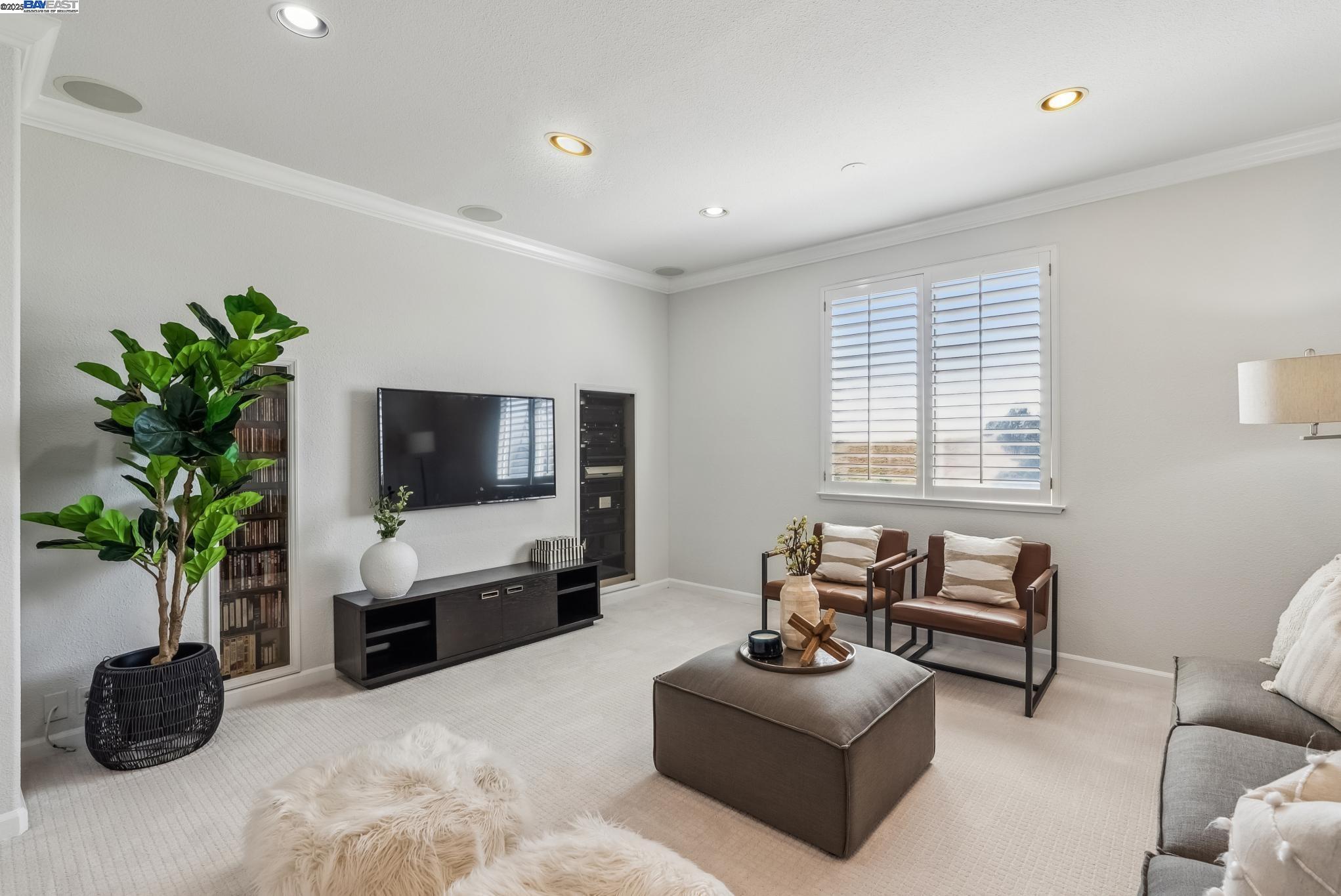 Detail Gallery Image 31 of 60 For 3879 Blackstone Ct, Castro Valley,  CA 94542 - 6 Beds | 4/1 Baths