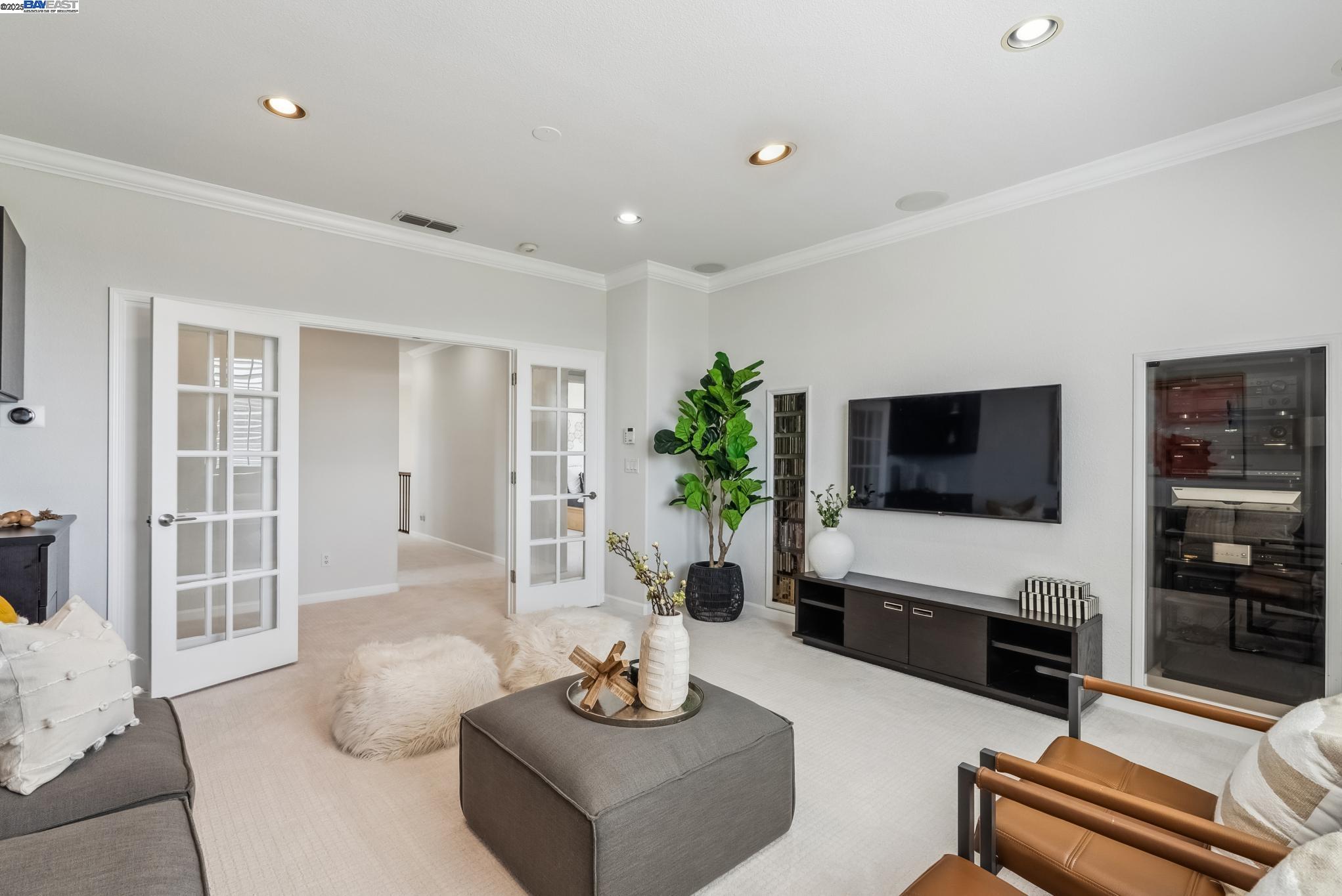 Detail Gallery Image 32 of 60 For 3879 Blackstone Ct, Castro Valley,  CA 94542 - 6 Beds | 4/1 Baths