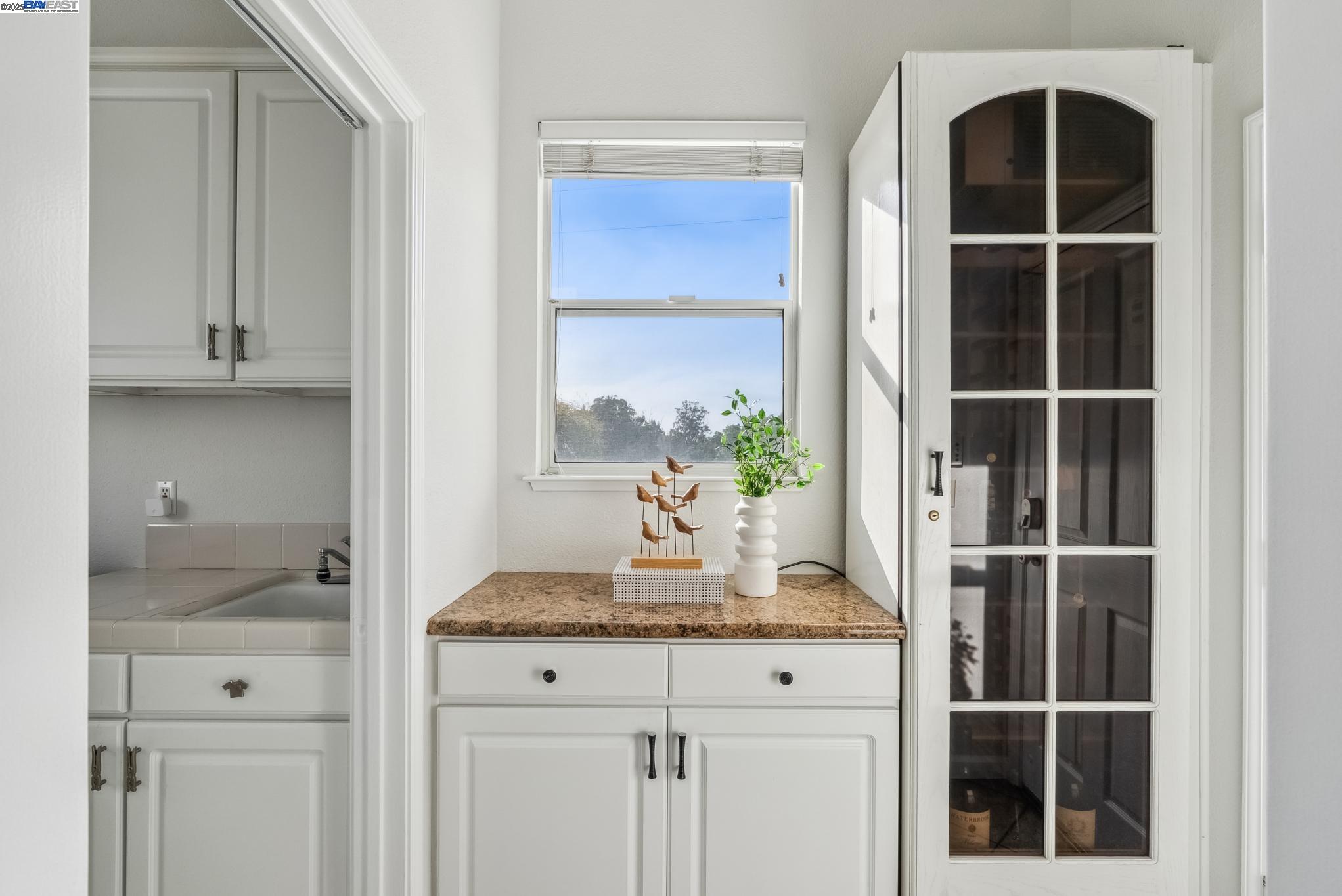Detail Gallery Image 43 of 60 For 3879 Blackstone Ct, Castro Valley,  CA 94542 - 6 Beds | 4/1 Baths