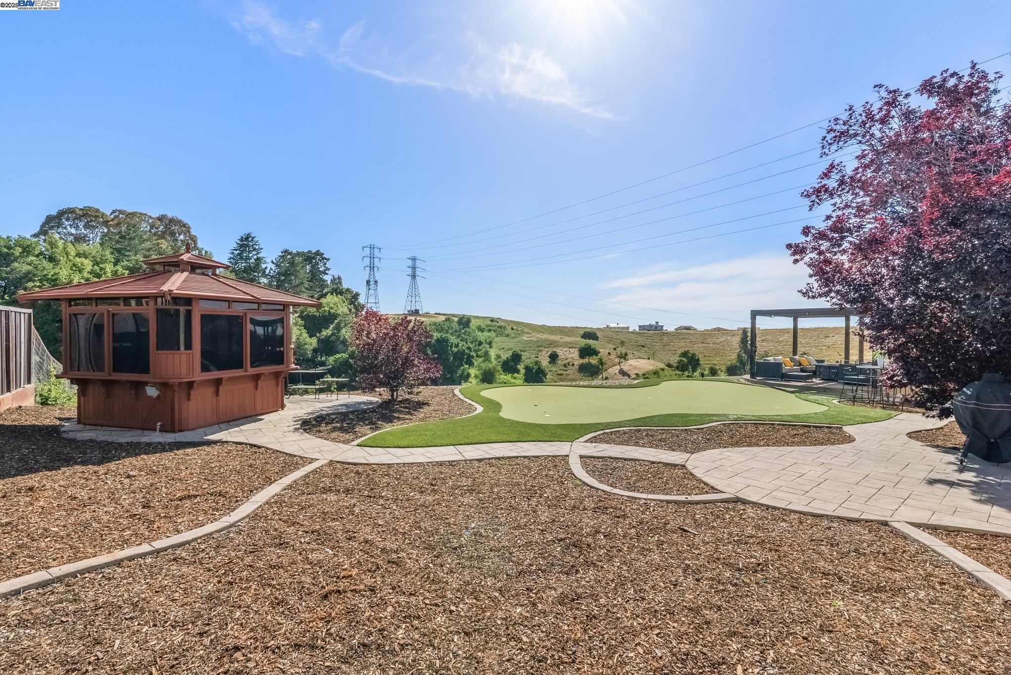 Detail Gallery Image 45 of 60 For 3879 Blackstone Ct, Castro Valley,  CA 94542 - 6 Beds | 4/1 Baths