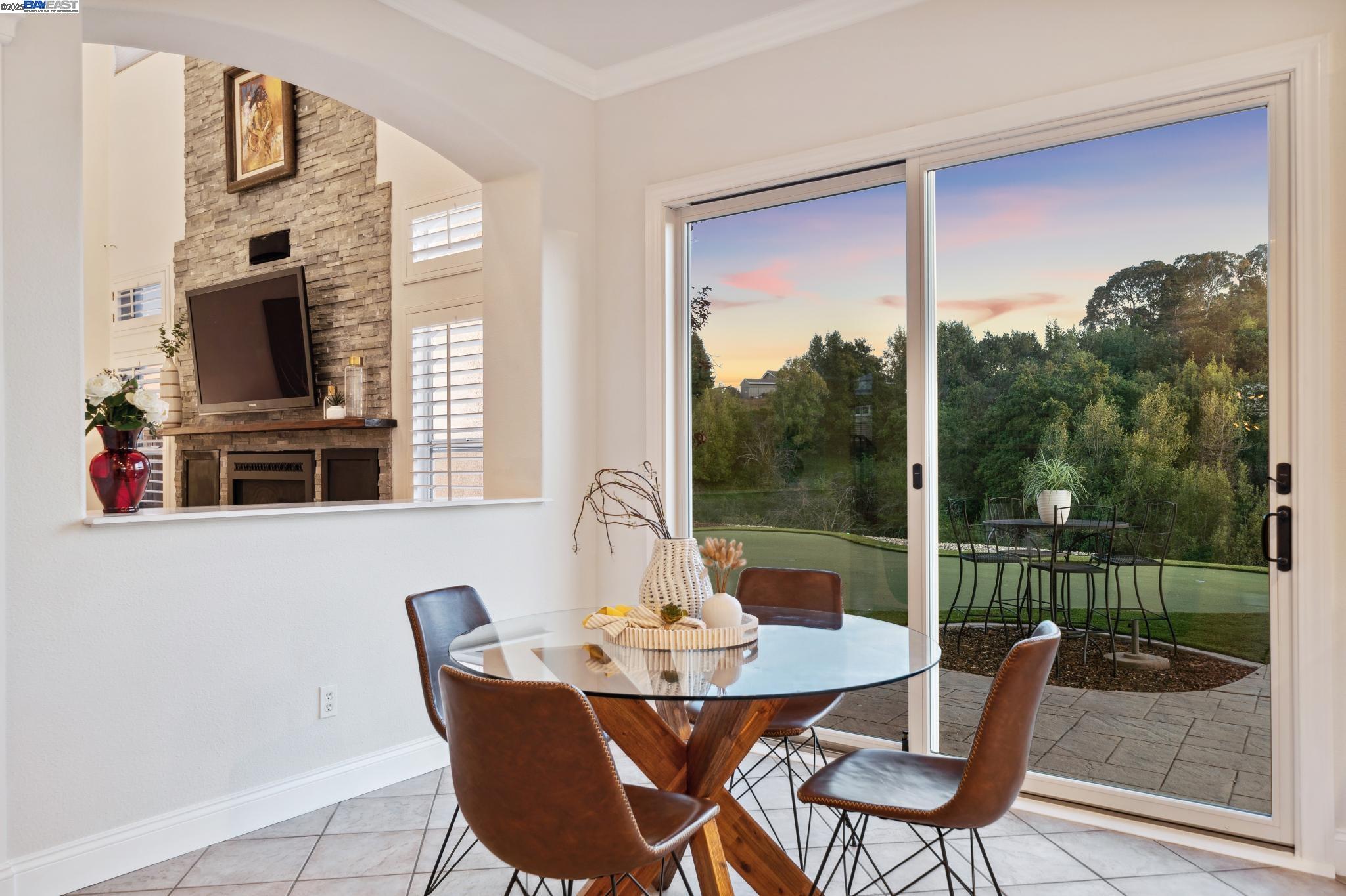 Detail Gallery Image 49 of 60 For 3879 Blackstone Ct, Castro Valley,  CA 94542 - 6 Beds | 4/1 Baths