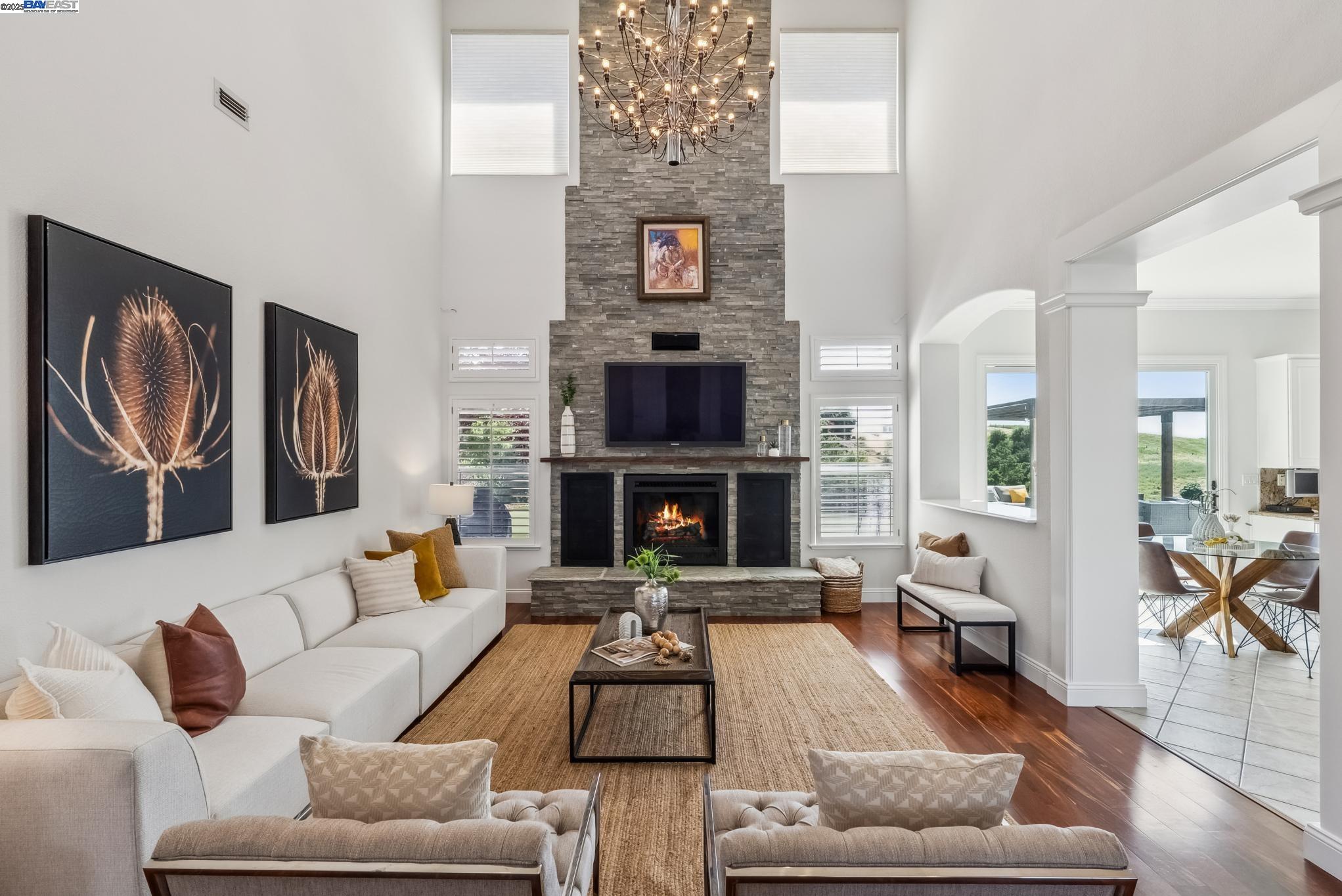 Detail Gallery Image 7 of 60 For 3879 Blackstone Ct, Castro Valley,  CA 94542 - 6 Beds | 4/1 Baths