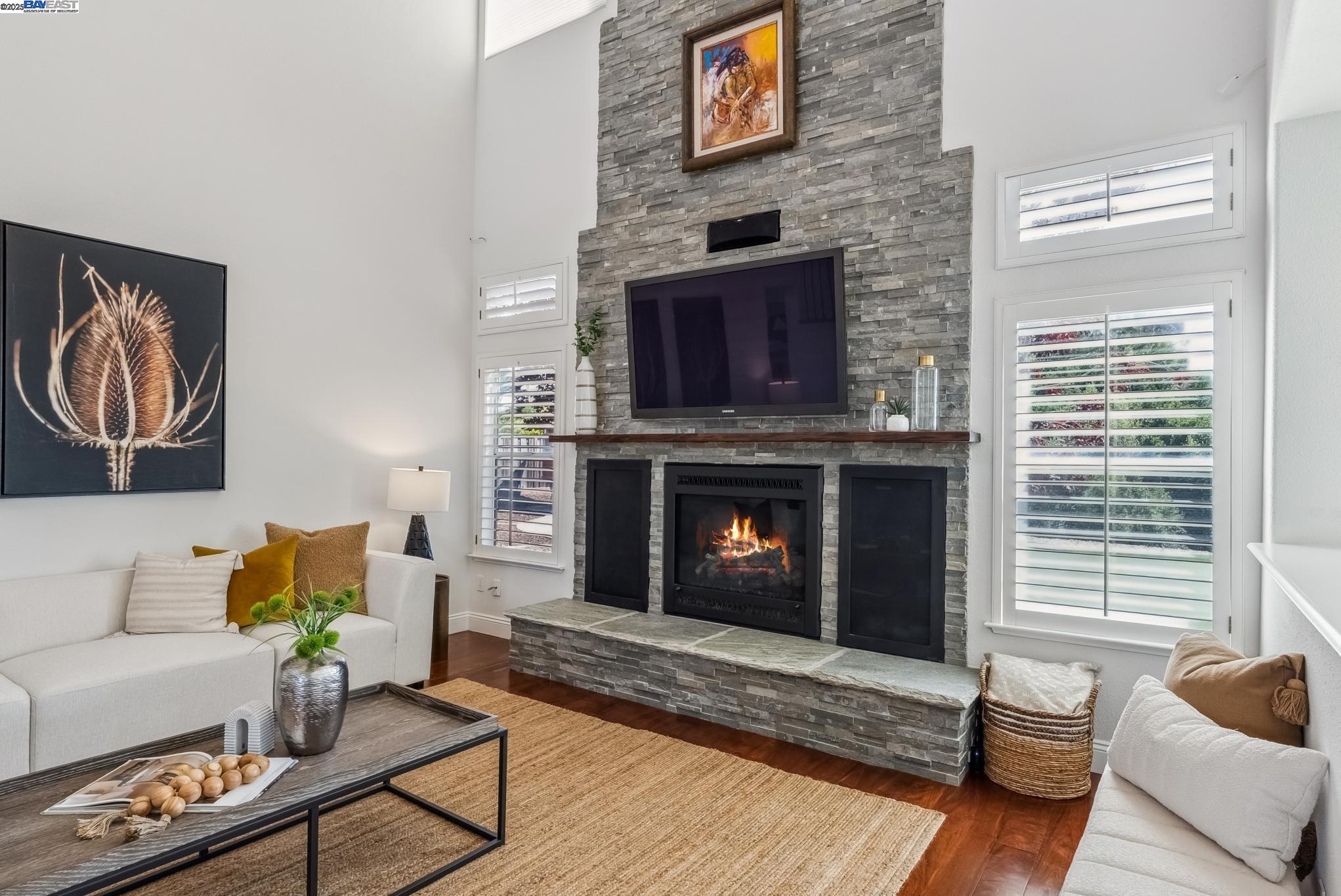 Detail Gallery Image 8 of 60 For 3879 Blackstone Ct, Castro Valley,  CA 94542 - 6 Beds | 4/1 Baths