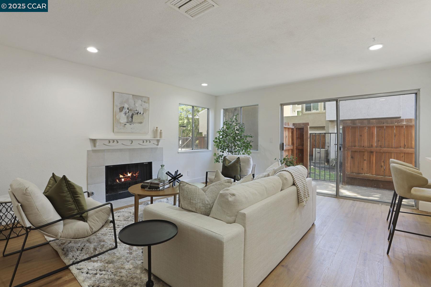 Photo #11: 41102058 Listing: Photo #11