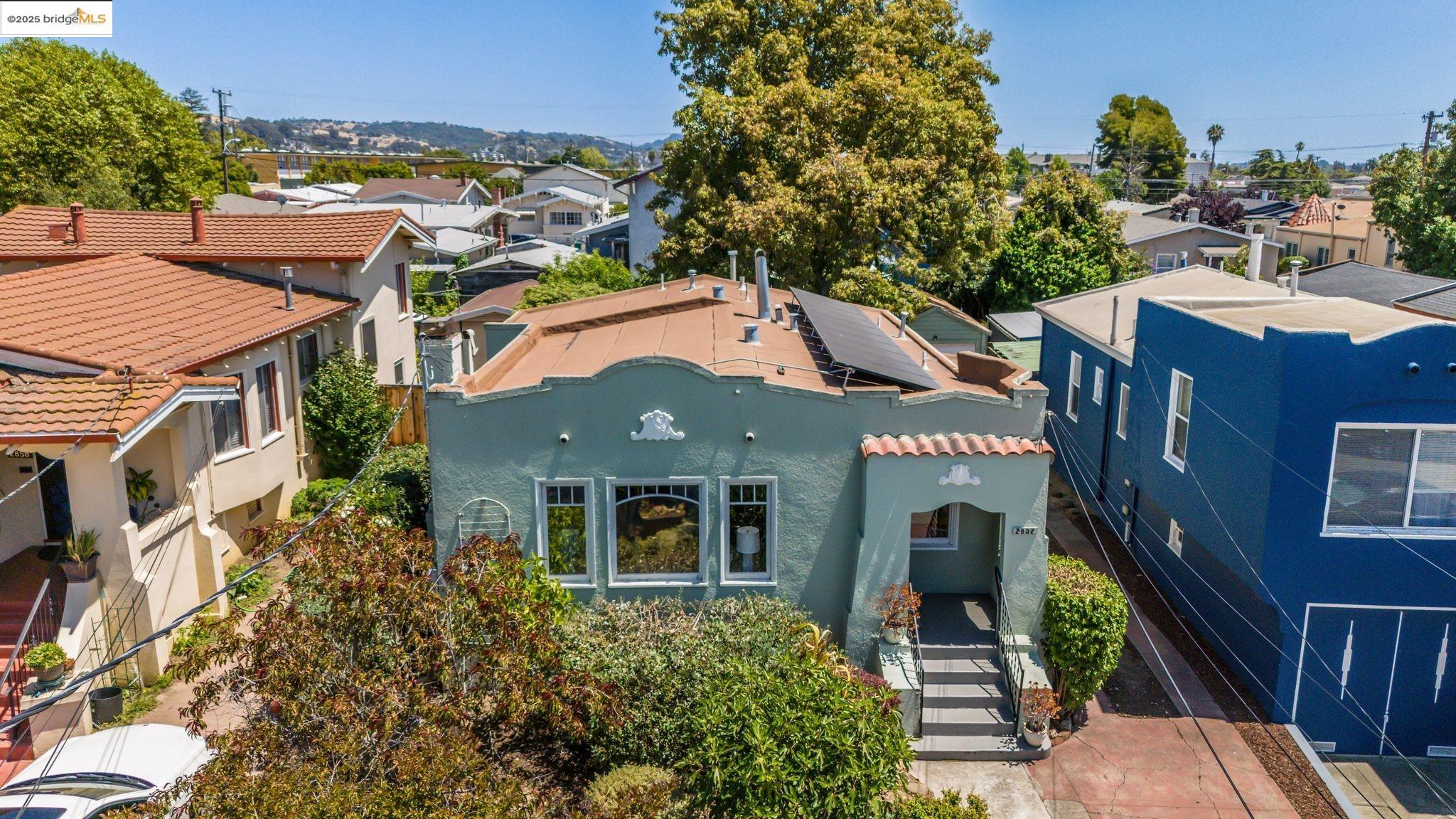 Detail Gallery Image 1 of 1 For 2852 60th Ave, Oakland,  CA 94605 - 2 Beds | 1 Baths