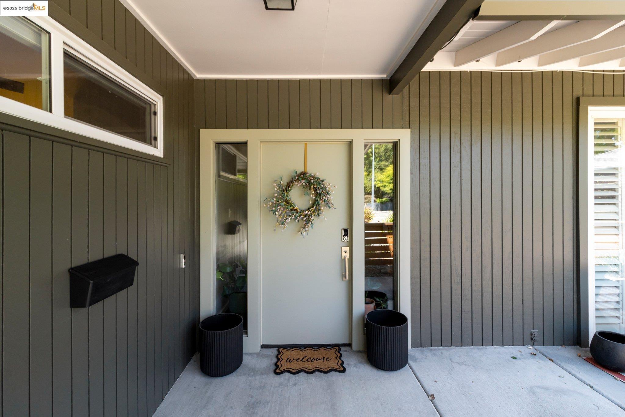 Detail Gallery Image 2 of 48 For 2041 Hidden Valley Dr, Santa Rosa,  CA 95404 - 3 Beds | 2 Baths