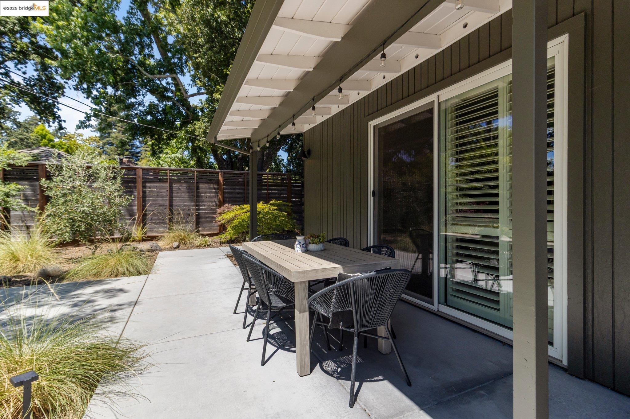 Detail Gallery Image 30 of 48 For 2041 Hidden Valley Dr, Santa Rosa,  CA 95404 - 3 Beds | 2 Baths