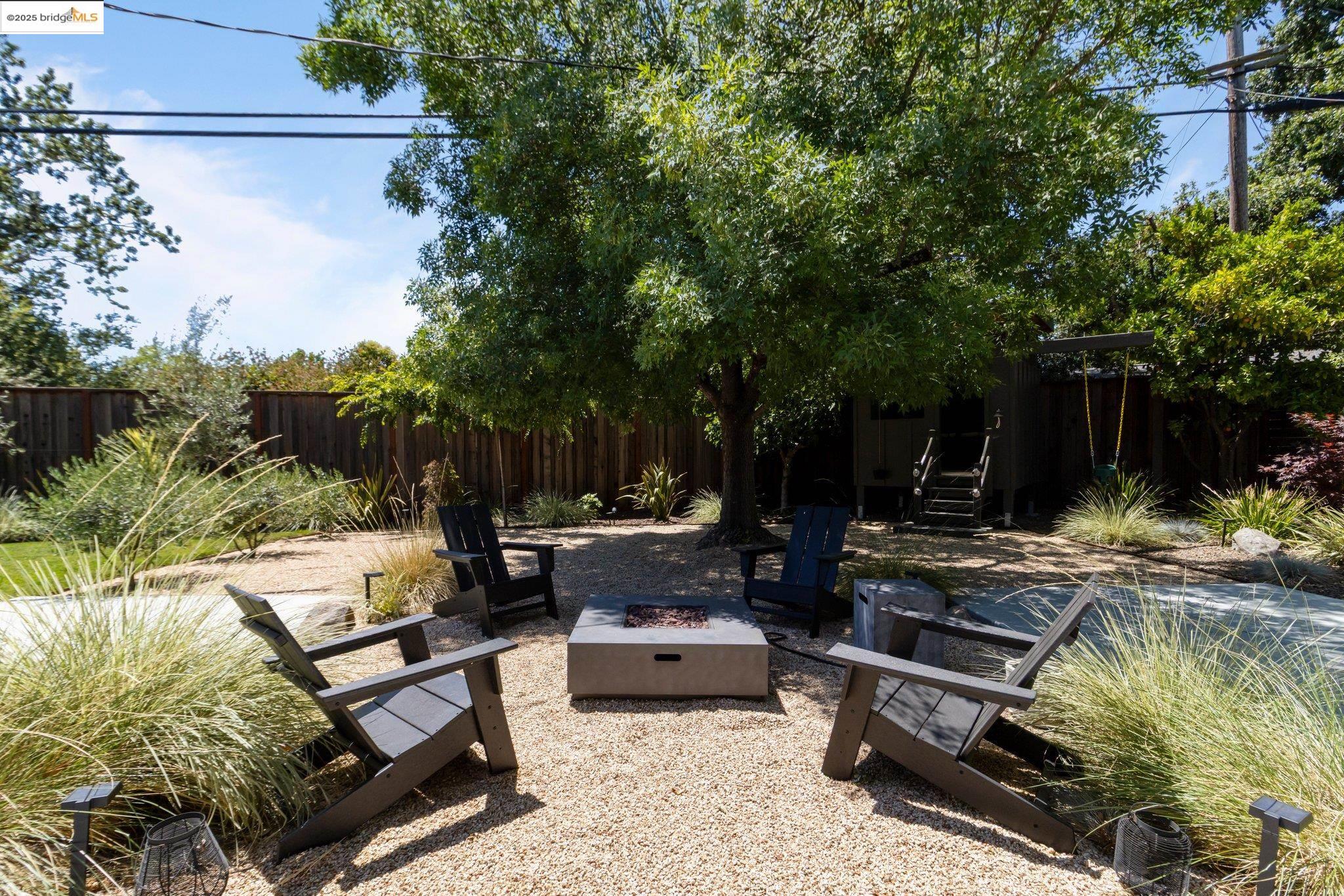 Detail Gallery Image 32 of 48 For 2041 Hidden Valley Dr, Santa Rosa,  CA 95404 - 3 Beds | 2 Baths