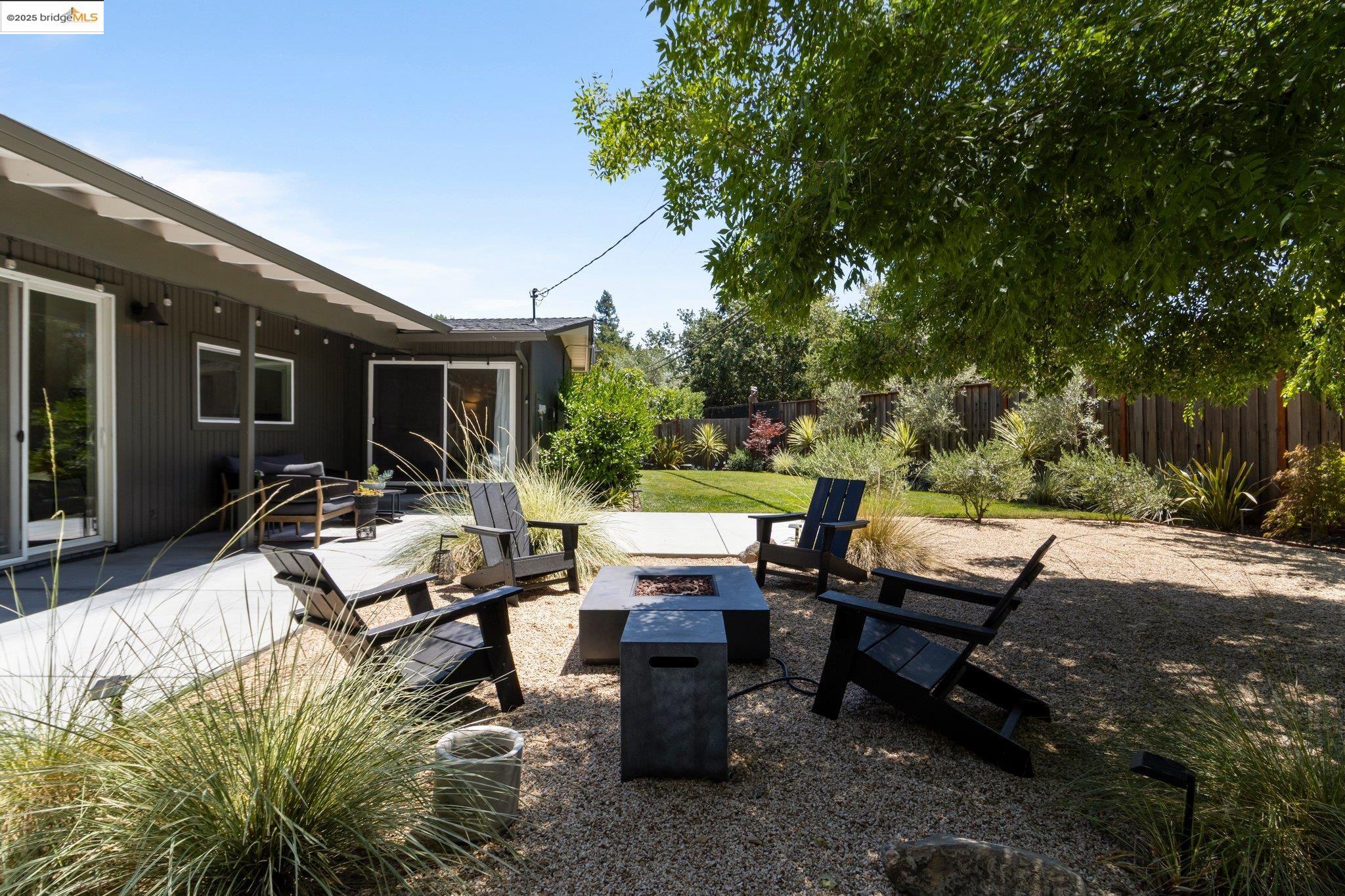 Detail Gallery Image 33 of 48 For 2041 Hidden Valley Dr, Santa Rosa,  CA 95404 - 3 Beds | 2 Baths