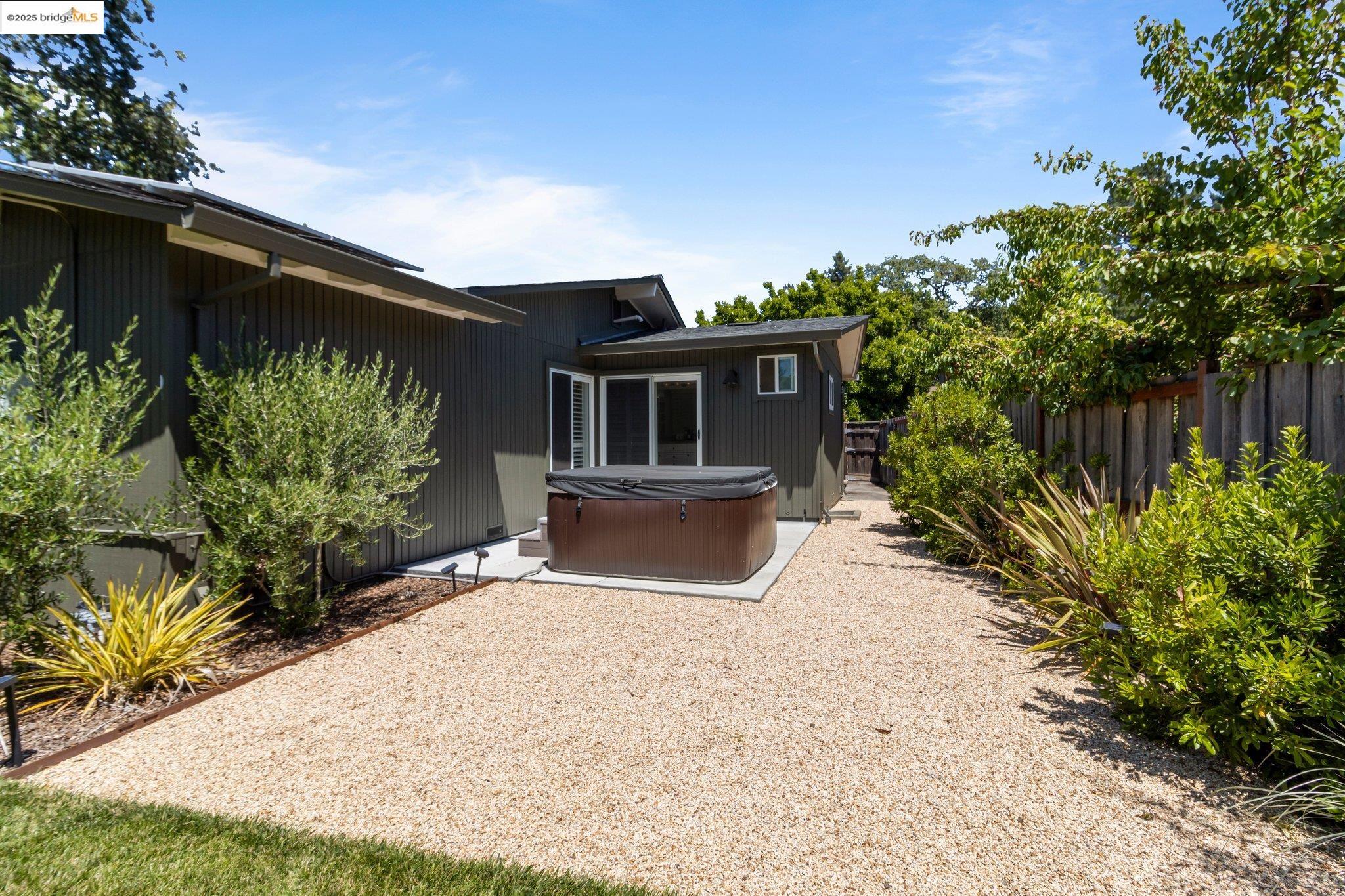 Detail Gallery Image 40 of 48 For 2041 Hidden Valley Dr, Santa Rosa,  CA 95404 - 3 Beds | 2 Baths