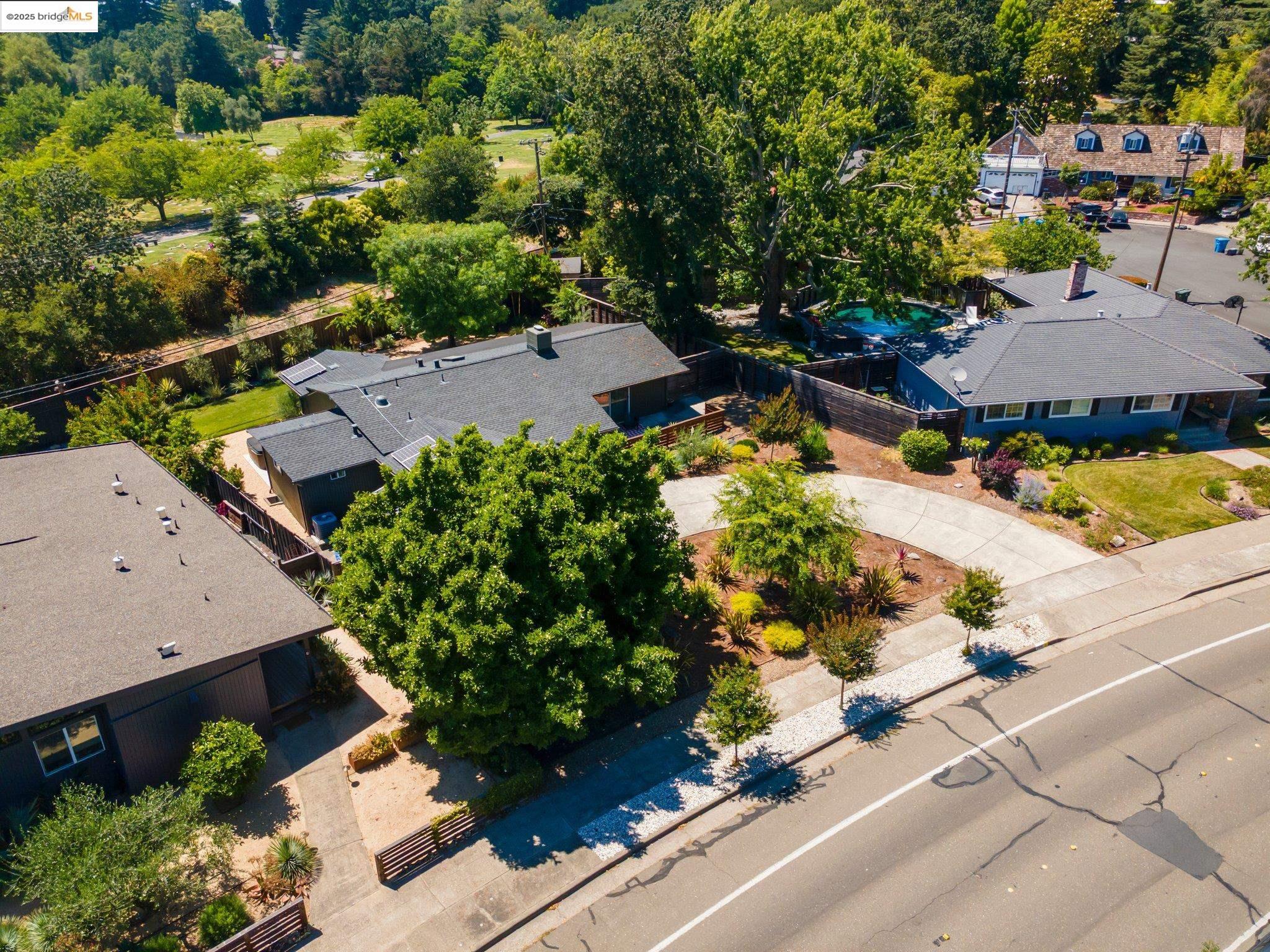 Detail Gallery Image 44 of 48 For 2041 Hidden Valley Dr, Santa Rosa,  CA 95404 - 3 Beds | 2 Baths