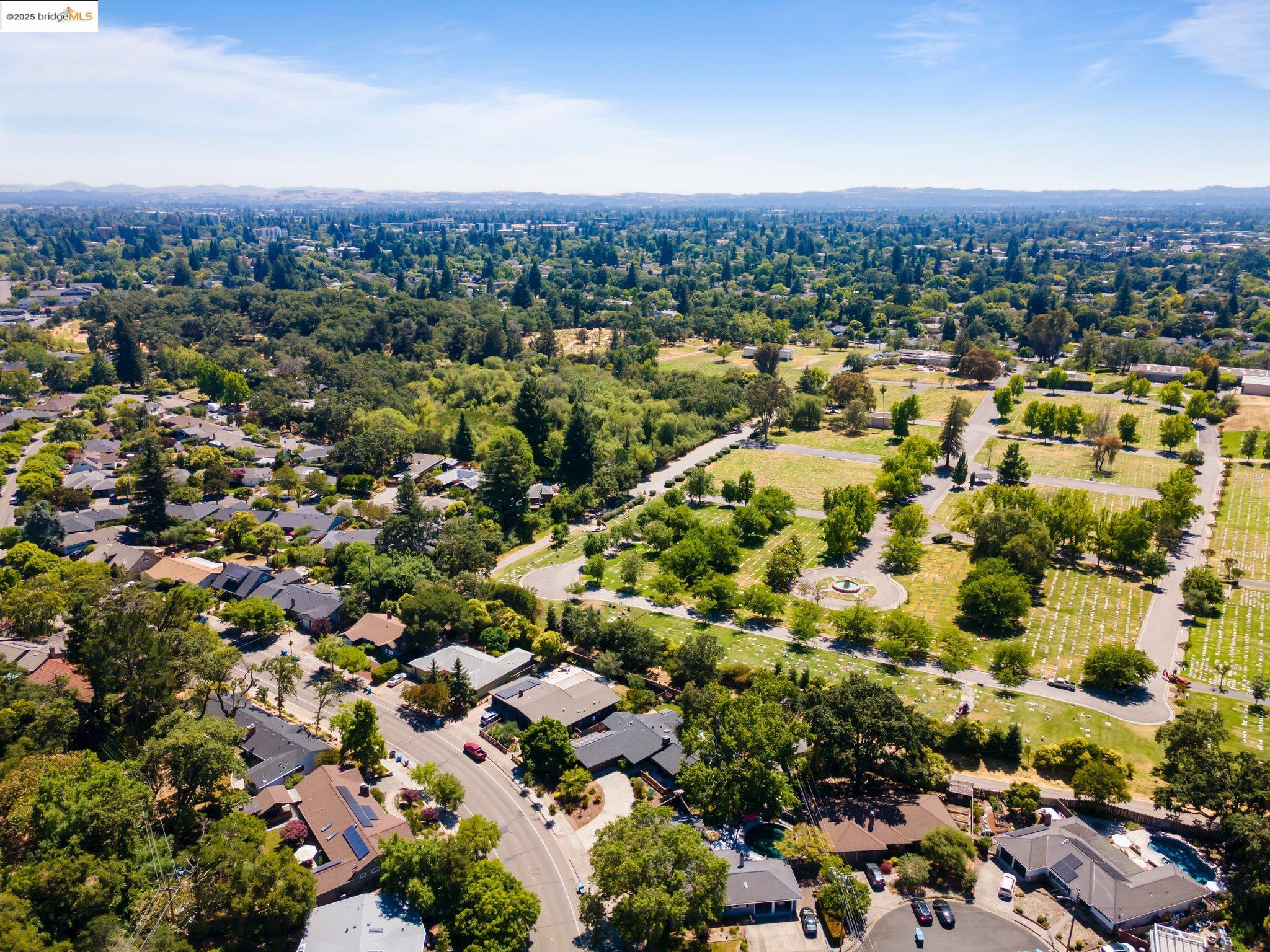 Detail Gallery Image 47 of 48 For 2041 Hidden Valley Dr, Santa Rosa,  CA 95404 - 3 Beds | 2 Baths